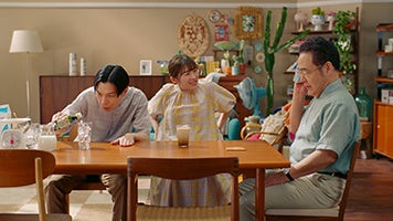 「ボス カフェベース」「予想より、絶対うまい。－キッチリ父登場－」篇より