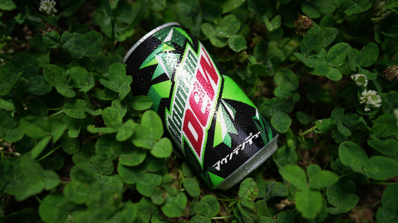 炭酸飲料マウンテンデューが銭湯に！緑に囲まれたジャングルの