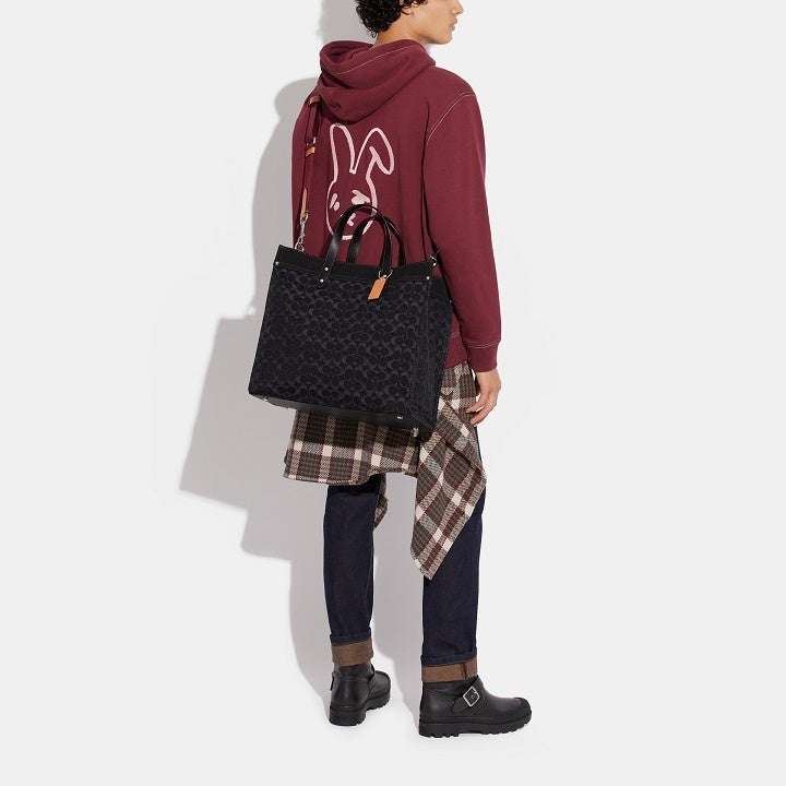 新品未使用タグ付き⭐︎COACH ダブルフェイス⭐︎カシミヤ⭐︎ケープ  シグネチャー Amazon | [コーチ] バッグ(トートバッグ) C8448 ブラック