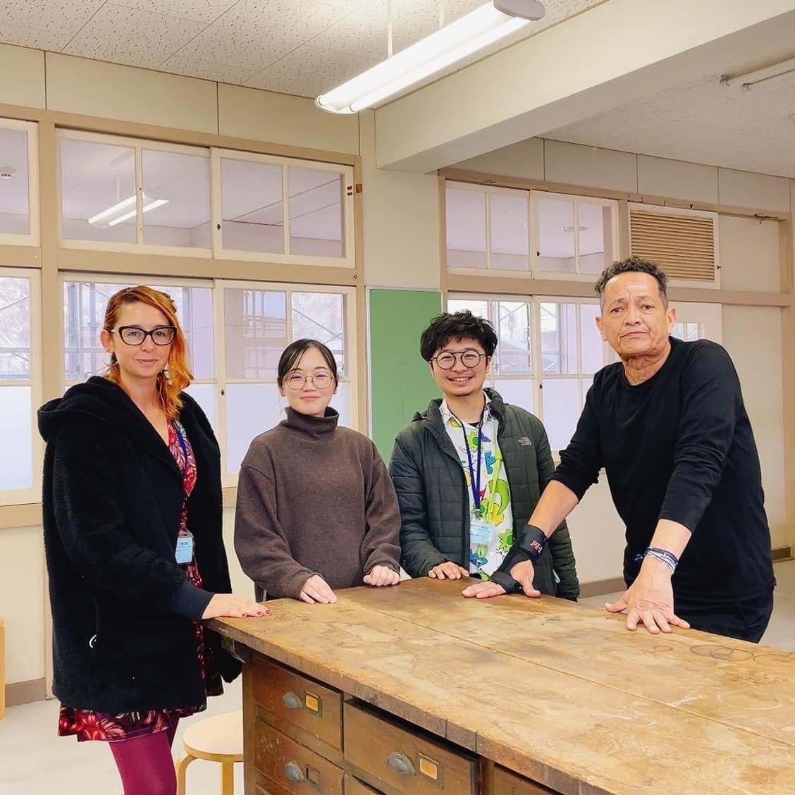 制作スタジオでのアーティスト