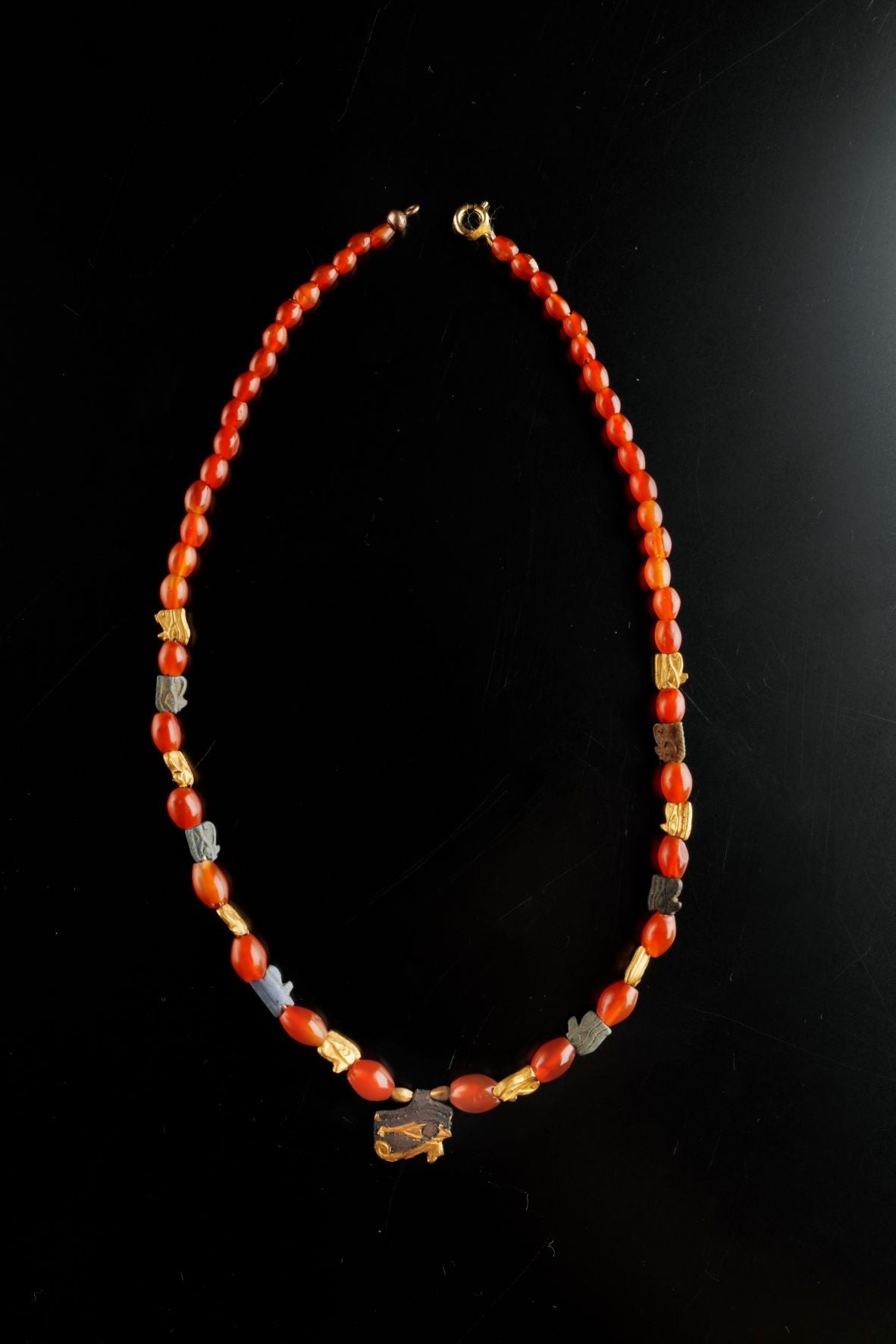 ウジャト（聖なる眼）を付けたビーズの首飾り ／新王国～末期王朝時代