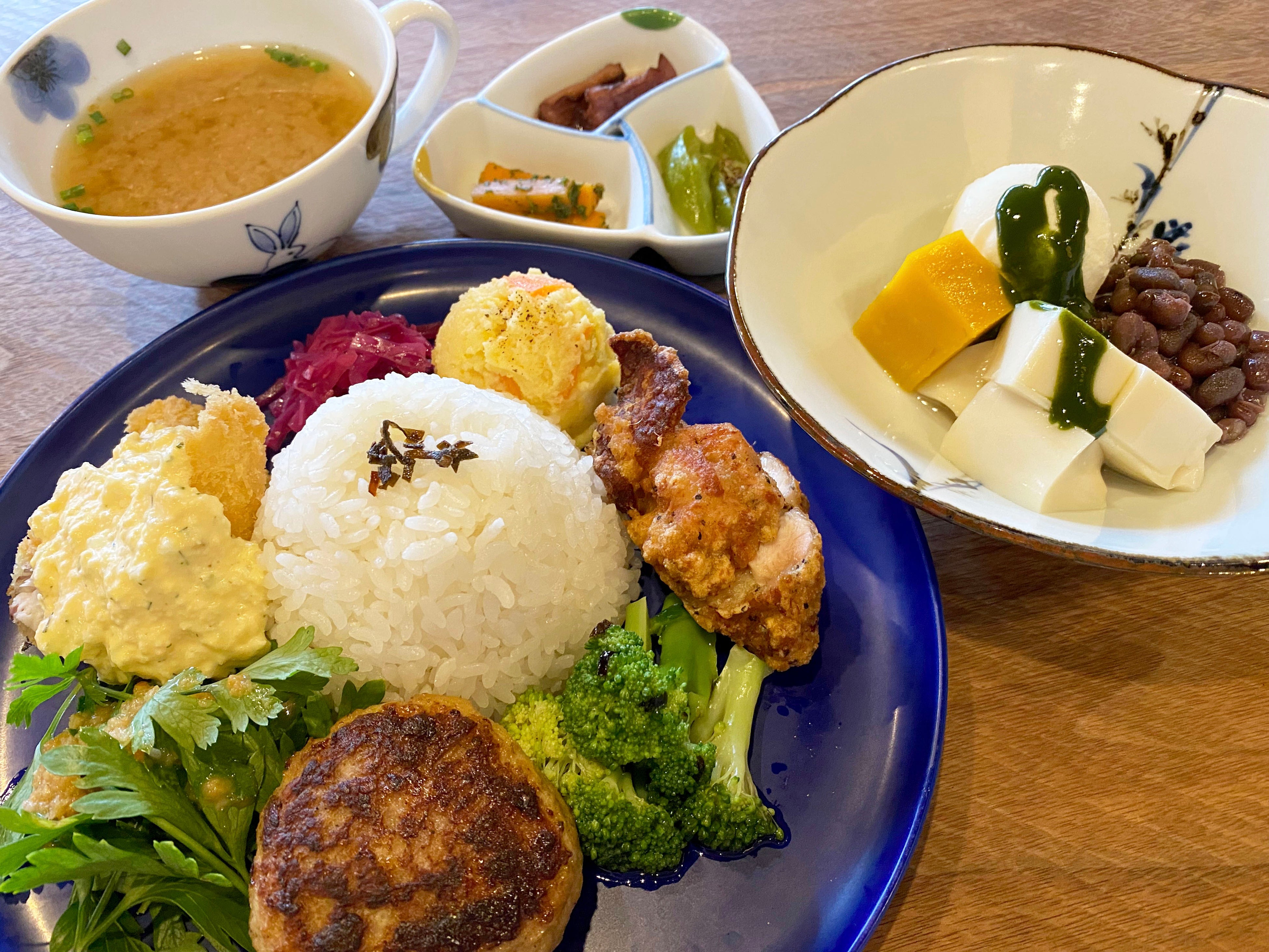 kasane「秋のごどうふデザート付ありたぶたハンバーグプレート」