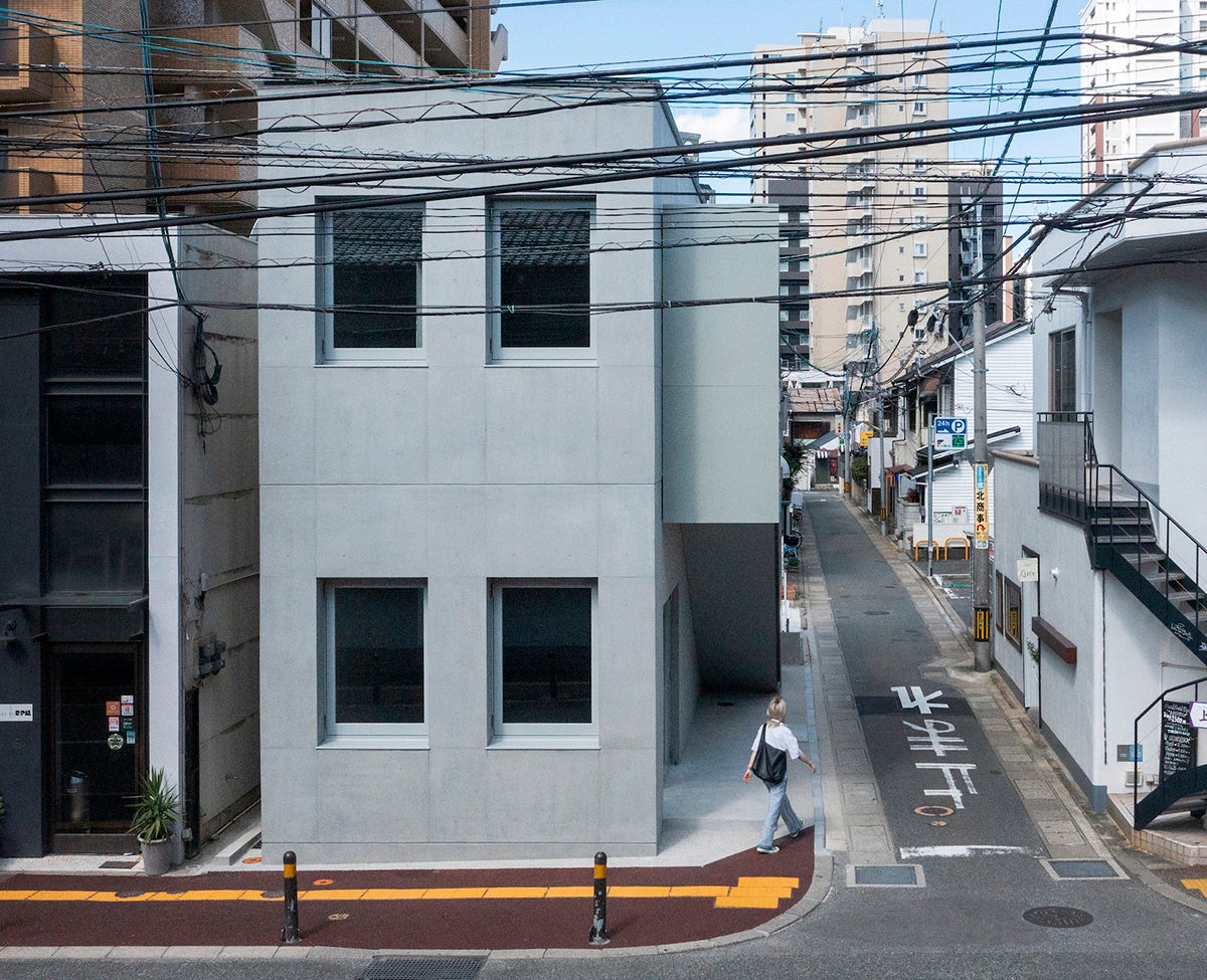 インターオフィス福岡支店・ショールームの外観。