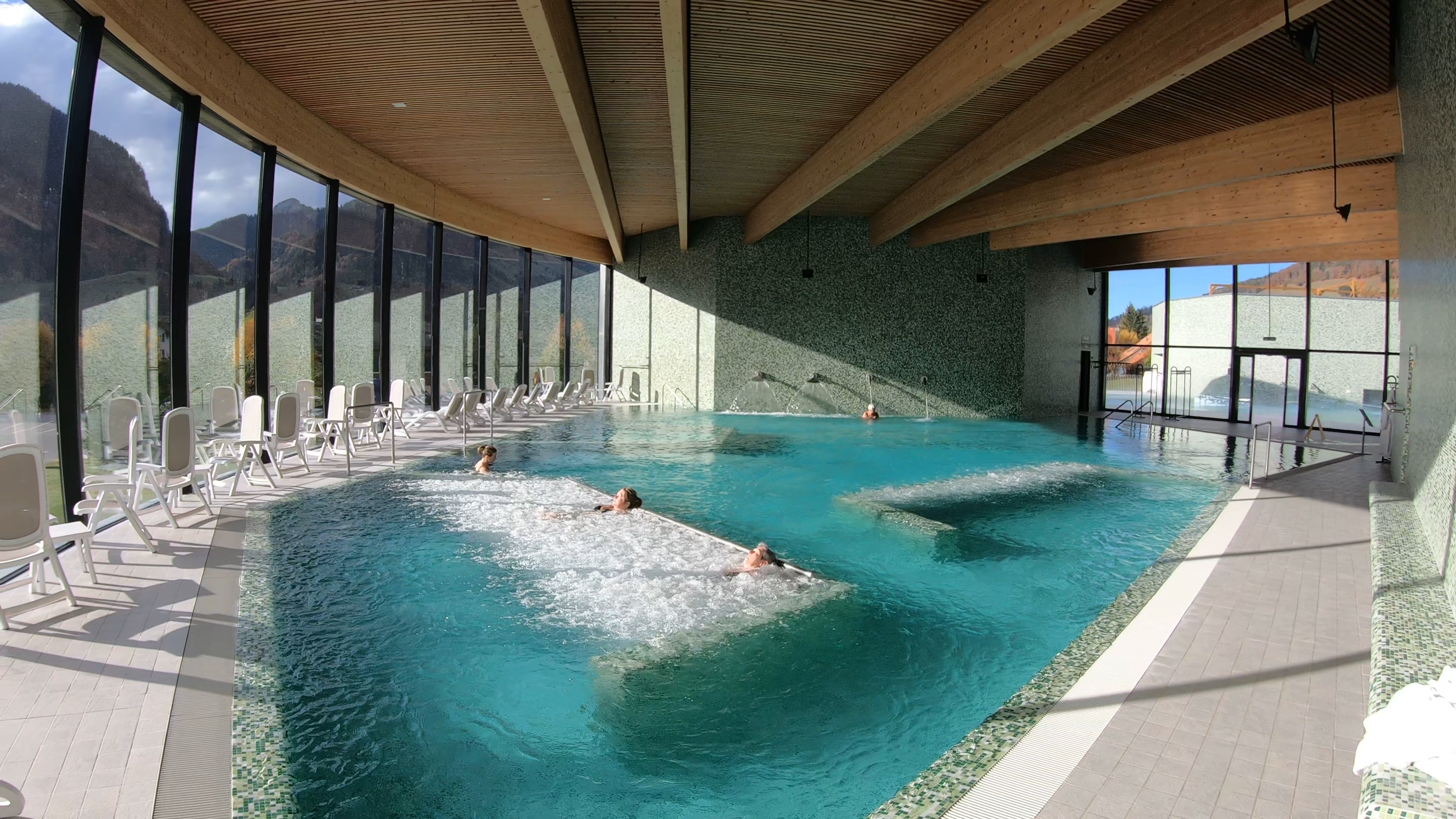 「一生に一度は浸かりたい！世界湯めぐりの旅」（旅チャンネル）