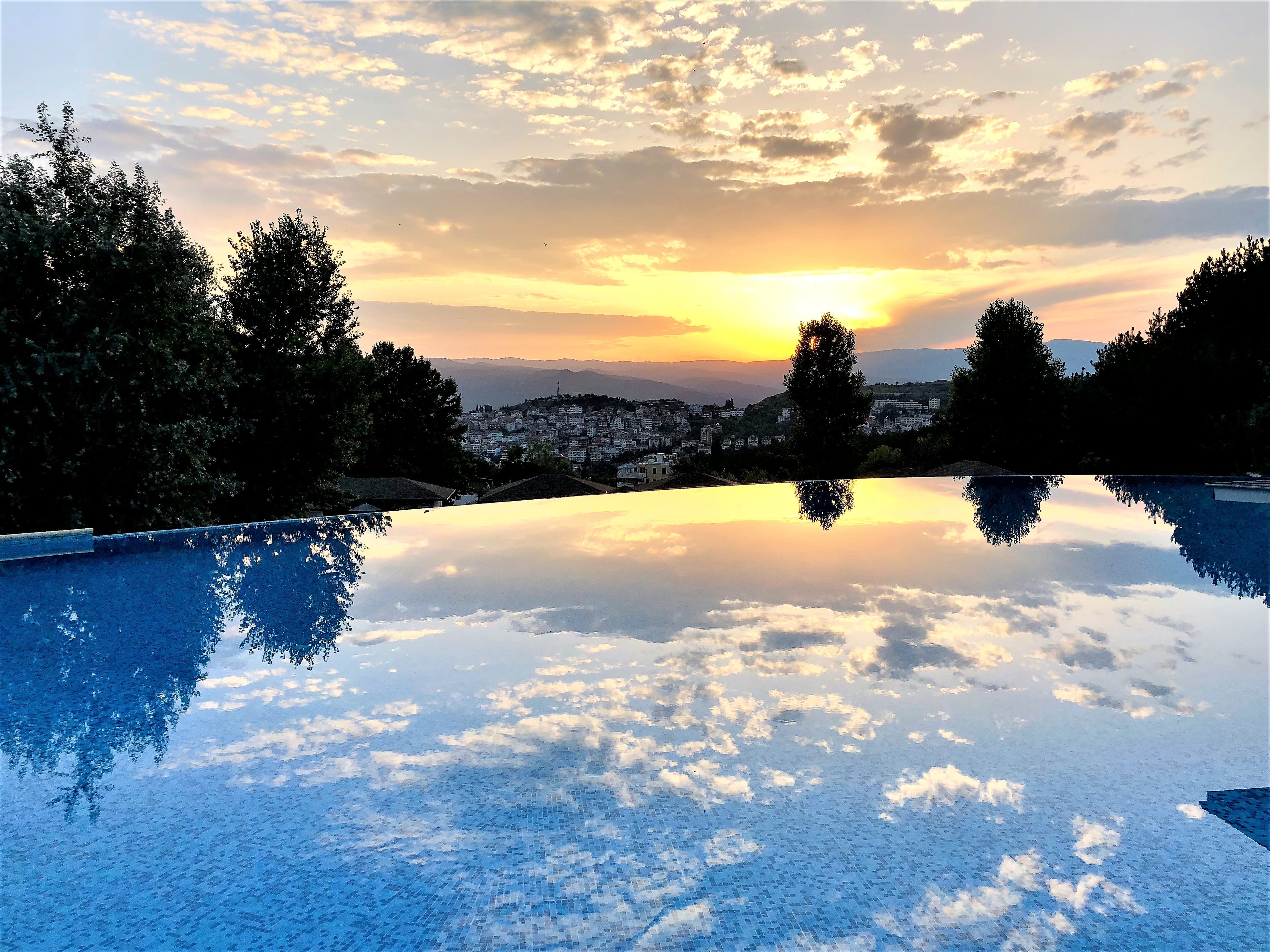 「一生に一度は浸かりたい！世界湯めぐりの旅」（旅チャンネル）