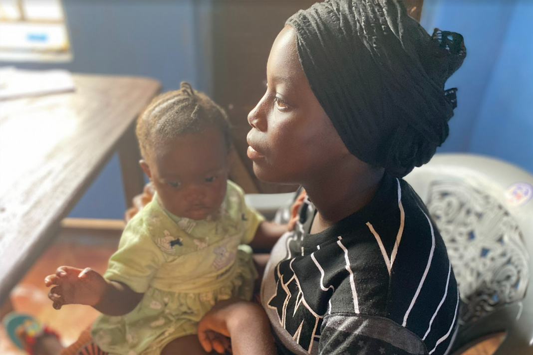 サポートを届ける10代のシングルマザーの女の子「マリアツ（仮名）」14歳