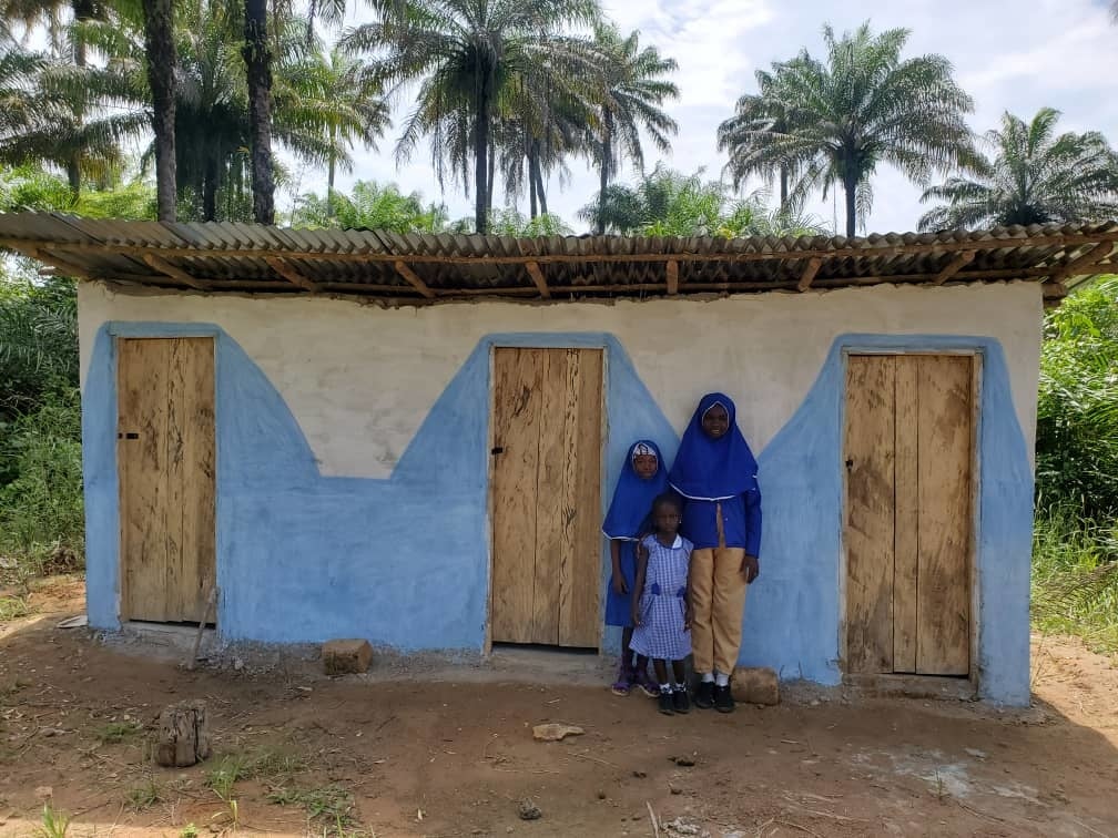 2021年にNPO法人アラジが建設したトイレ