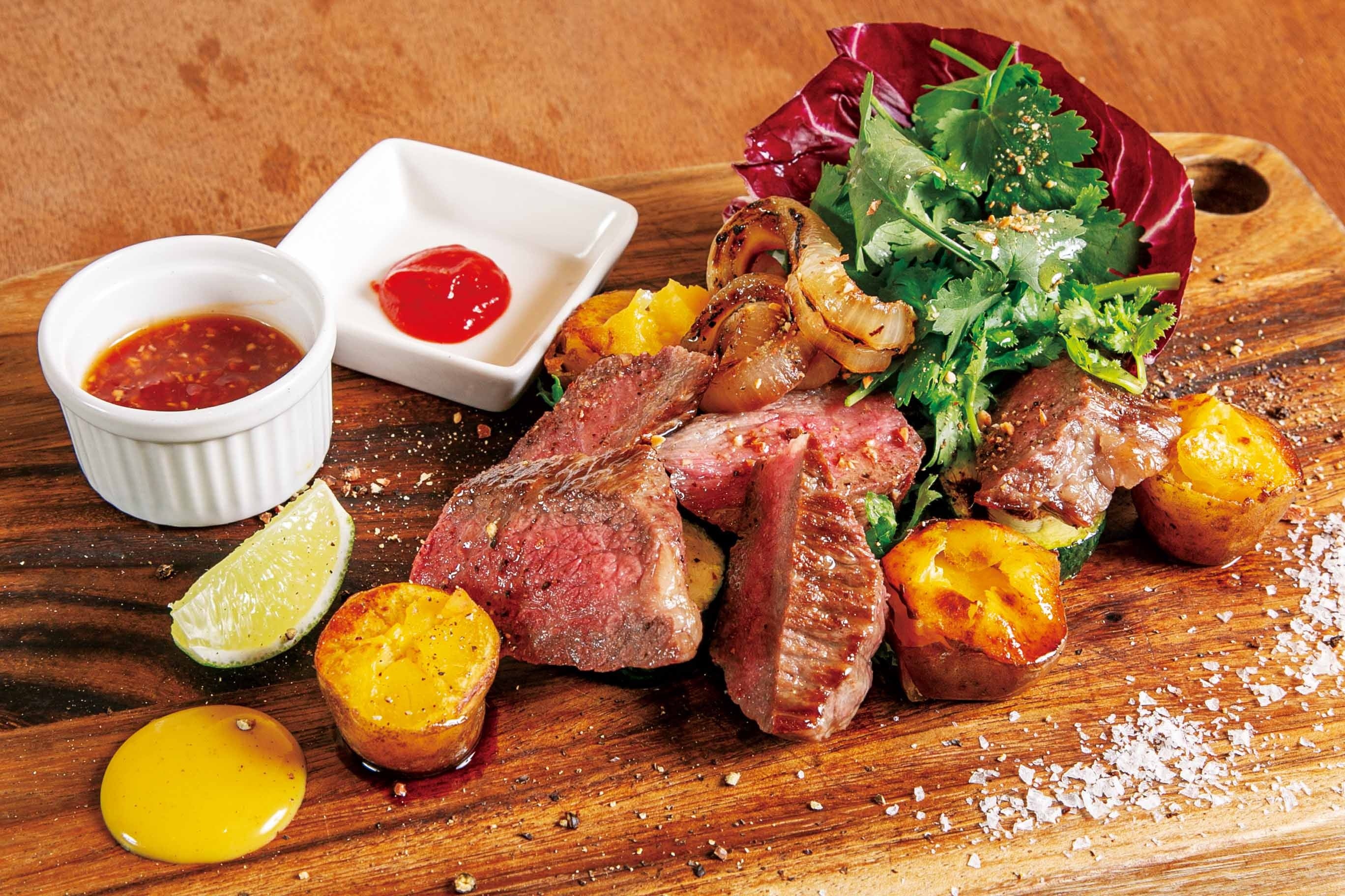 十勝和牛のビーフステーキ サンバルソース