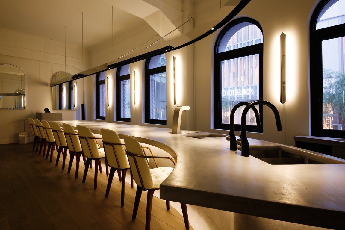 洗練されたサロンスペース