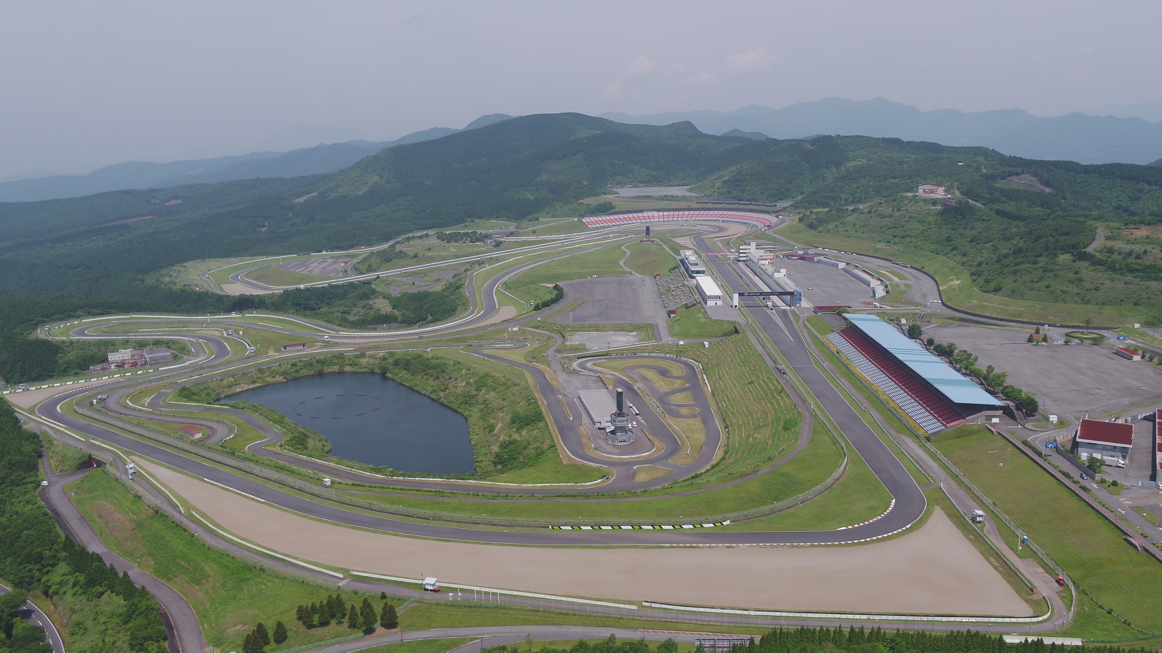 オートポリス インターナショナルレーシングコース