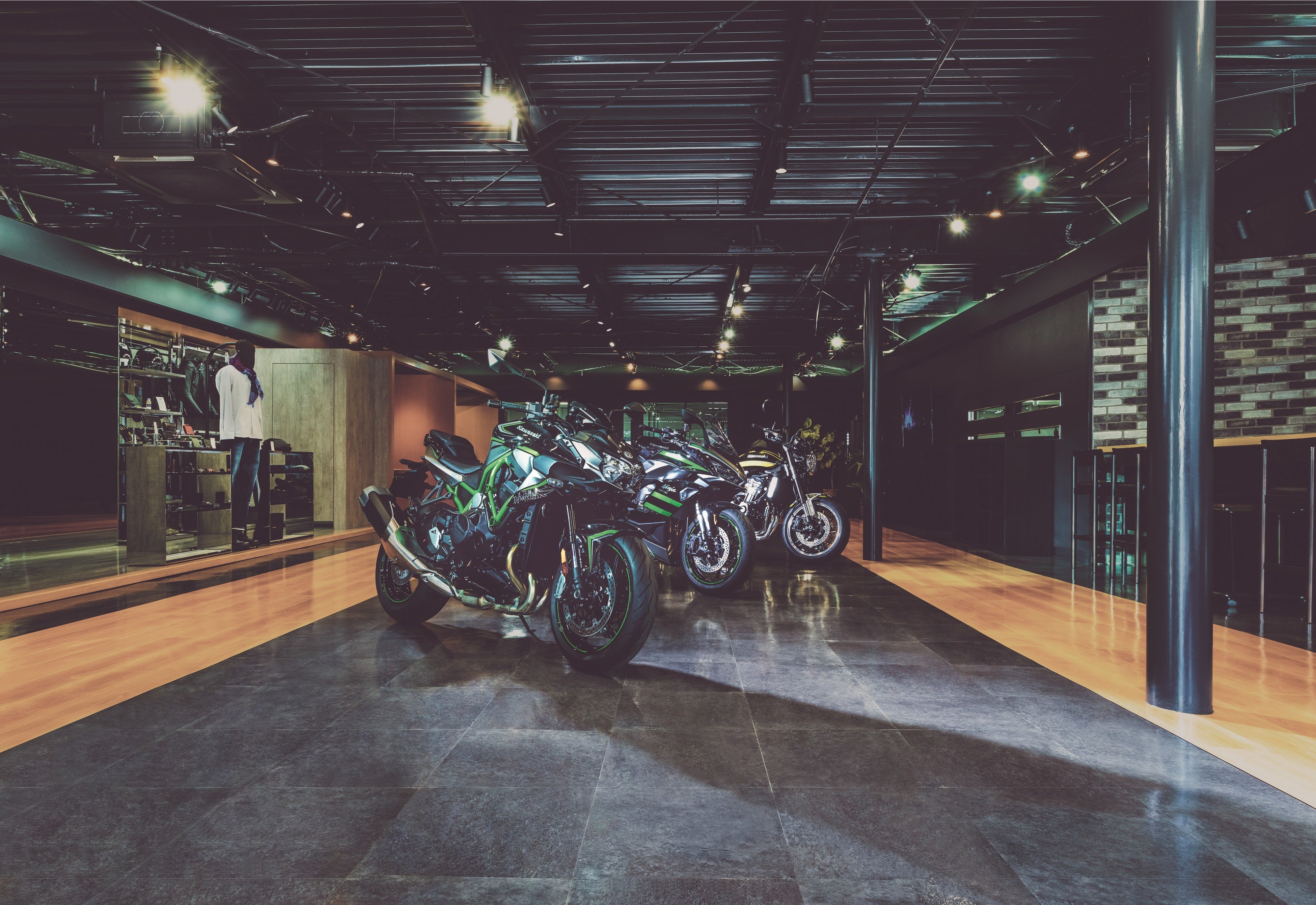 カワサキ プラザ内観イメージ