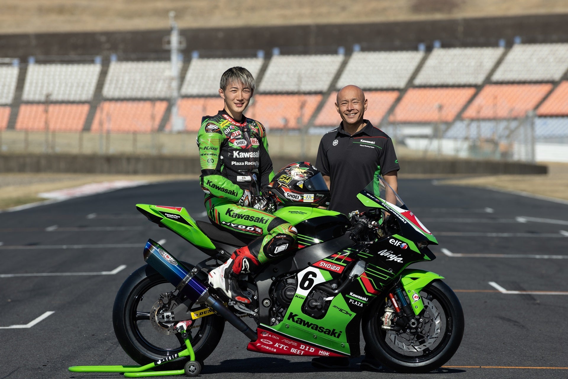 岩戸 亮介 選手、西嶋 修 監督