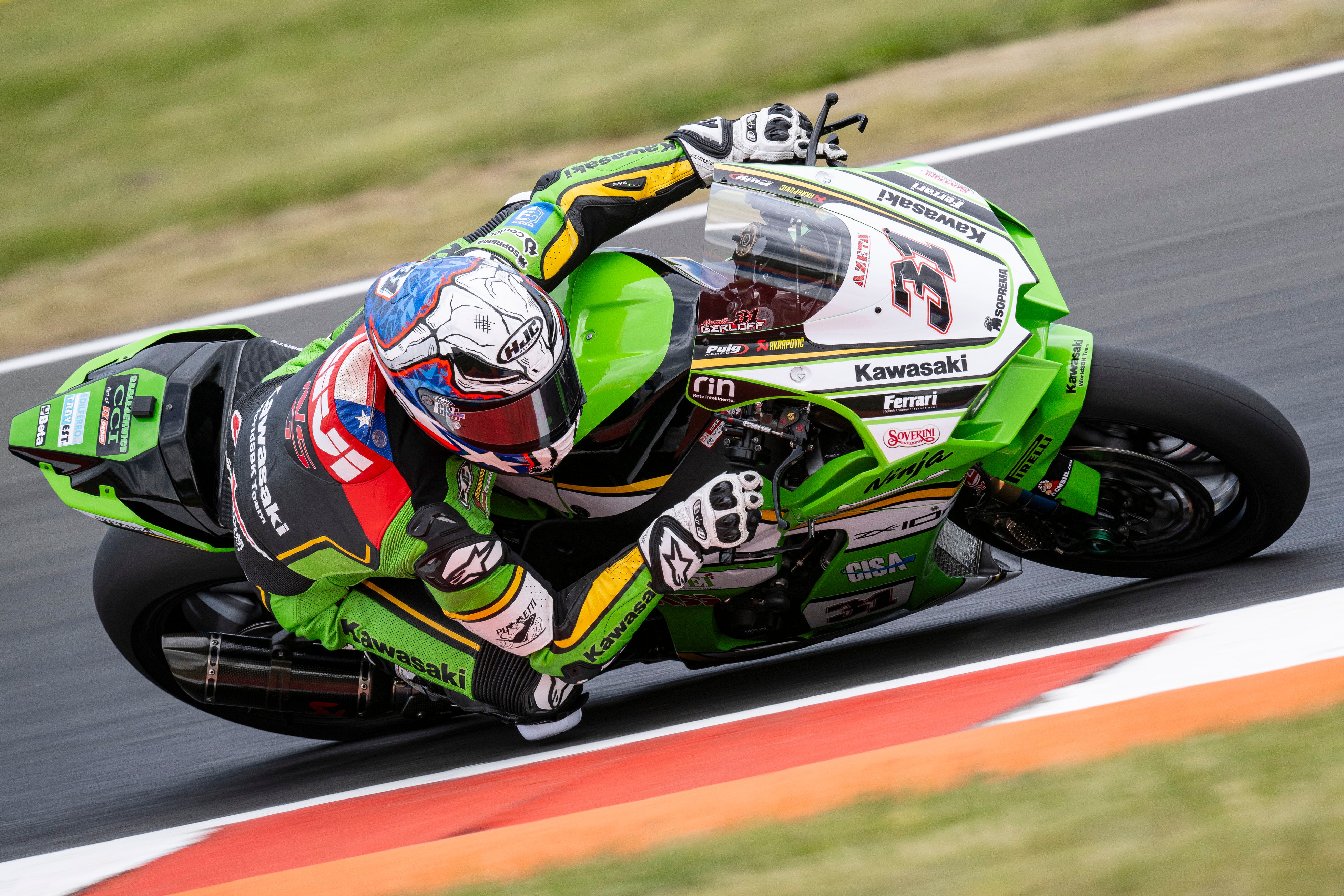 Kawasaki WorldSBK Team ギャレット・ガーロフ選手が2026年も