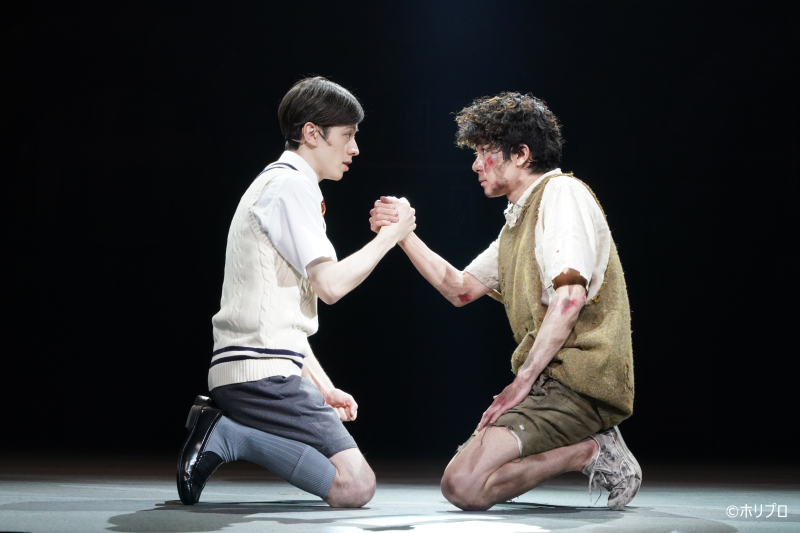 左より）エドワード役 ウエンツ瑛士、ミッキー役 柿澤勇人