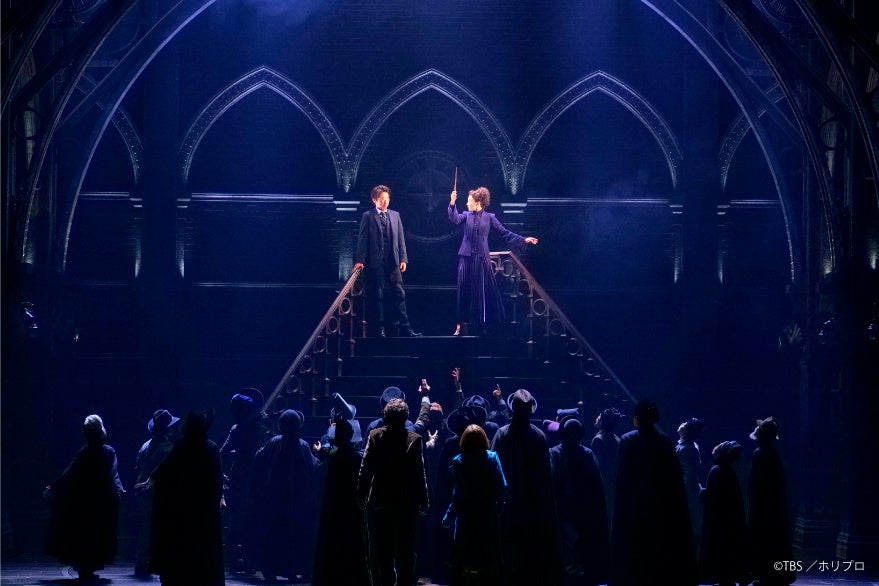 左より）藤原竜也、早霧せいな