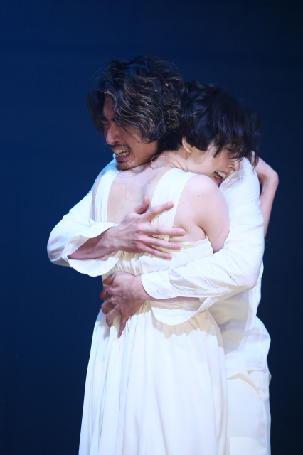 左から）花嫁：早見あかり、レオナルド：木村達成