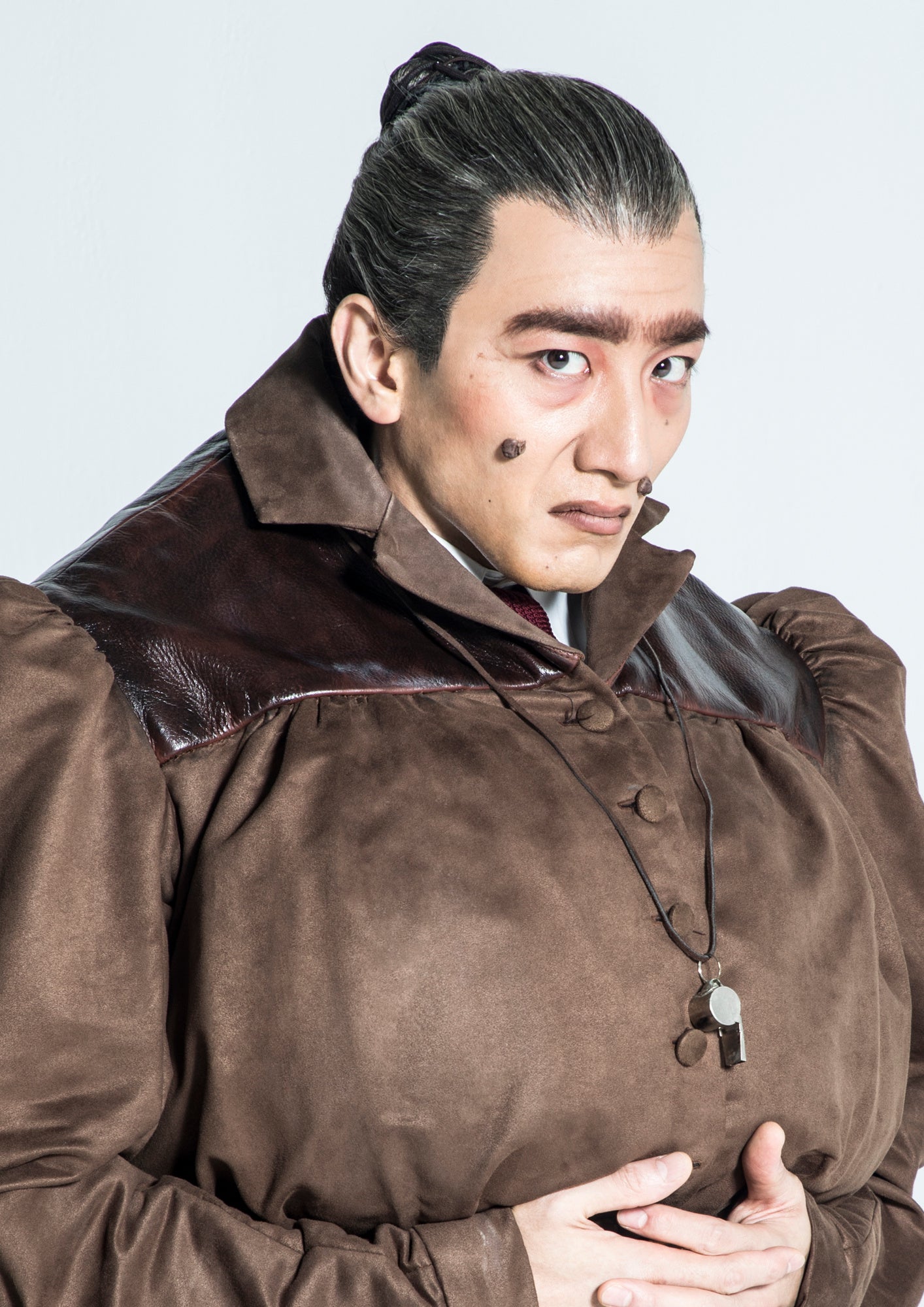 ミス・トランチブル校長役：大貫勇輔