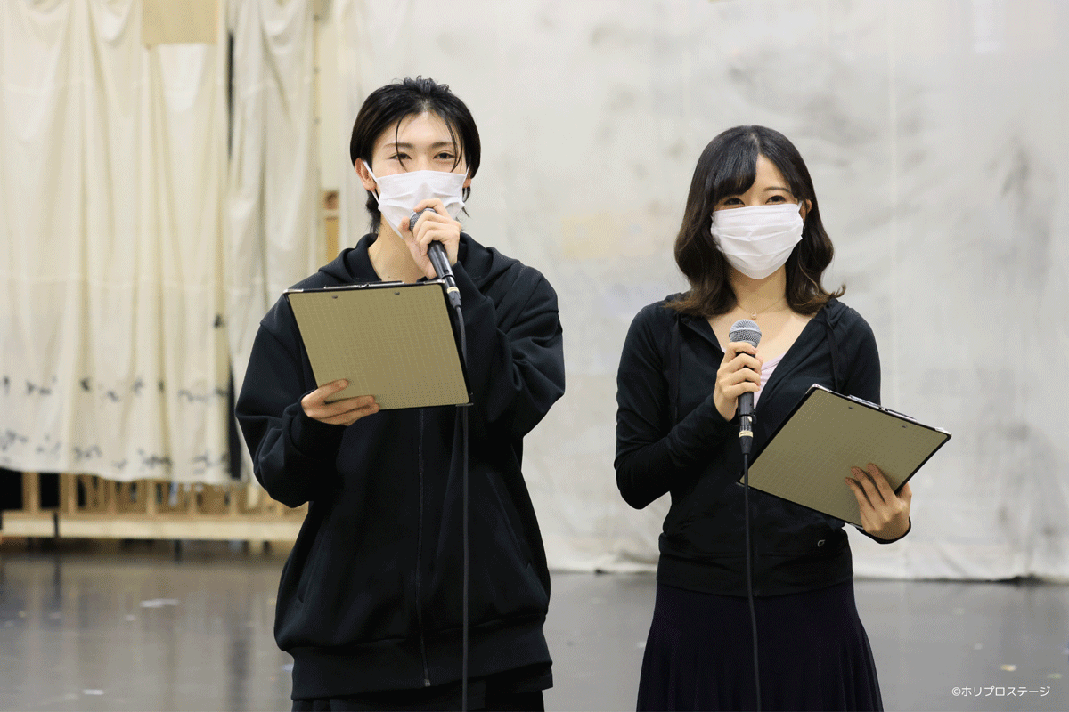 MC左から：増子敦貴（GENIC）、熊谷彩春