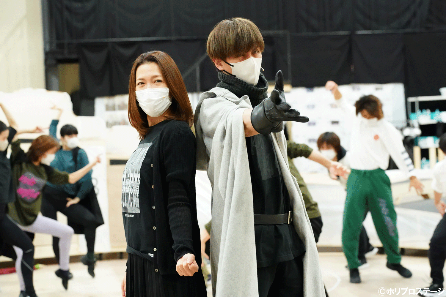 左から）モルガン：安蘭けい、メレアガン：加藤和樹