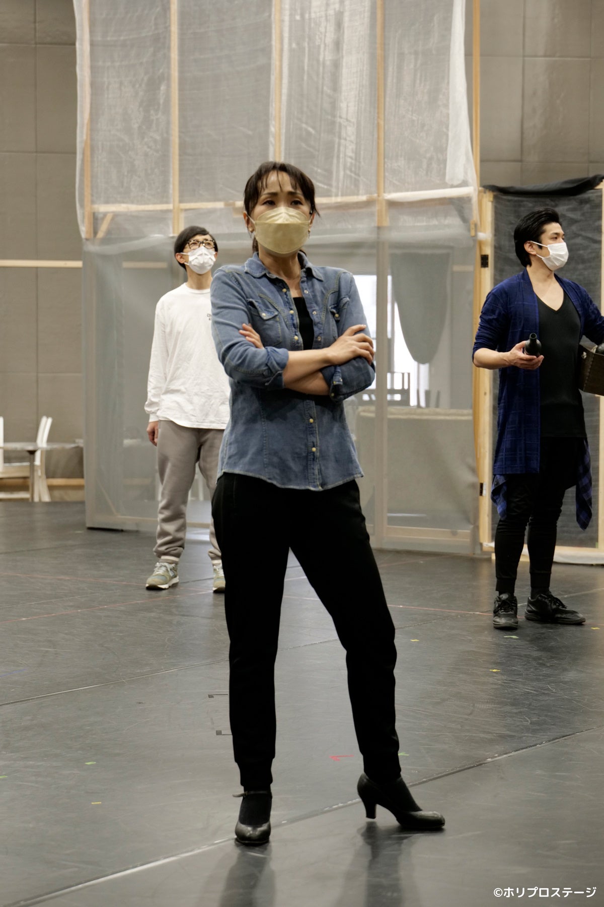 待ってる  Waiting　食堂の女主人ディナ：濱田めぐみ