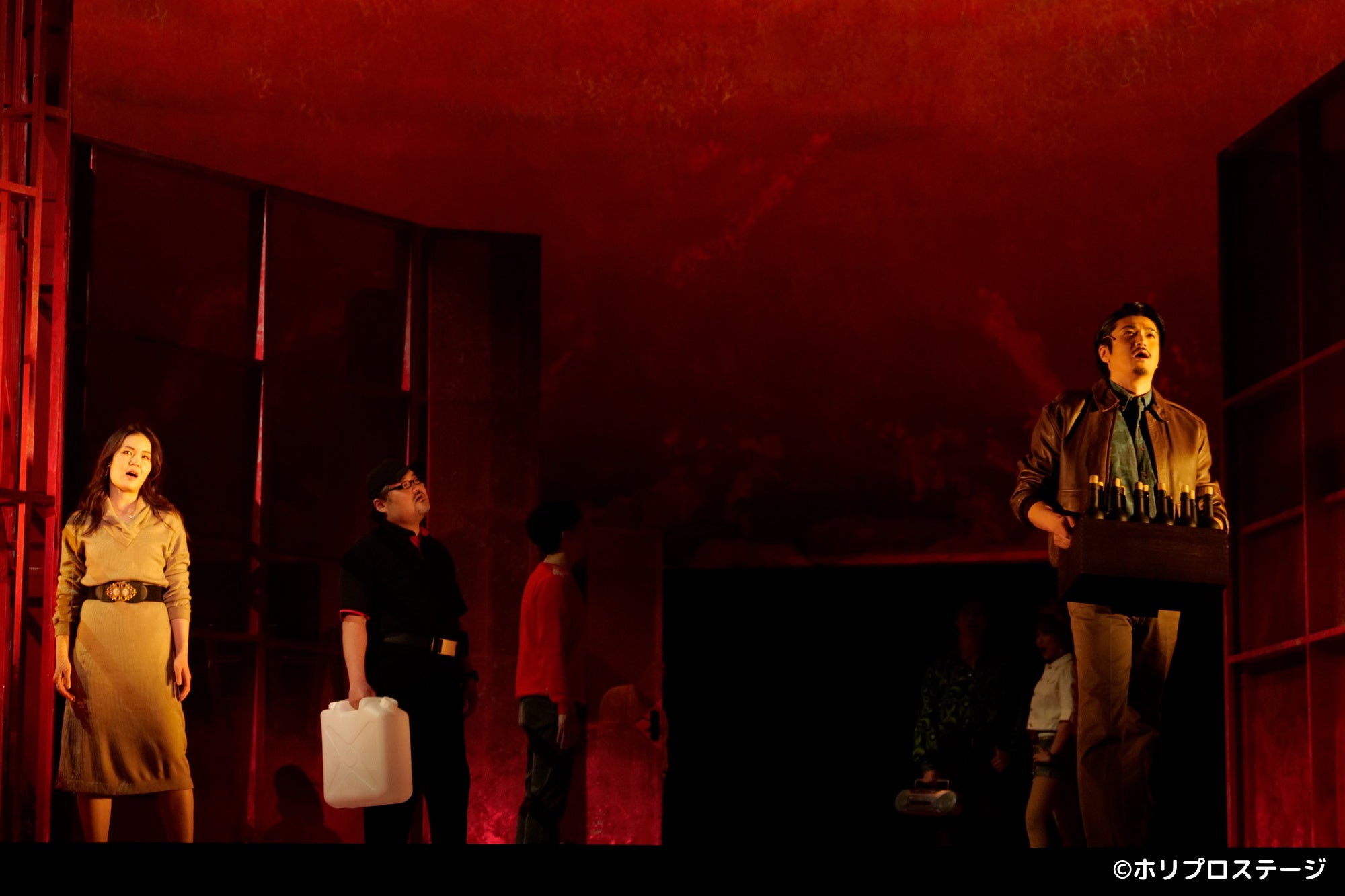 左から）友部柚里、辰巳智秋、こがけん、渡辺大輔