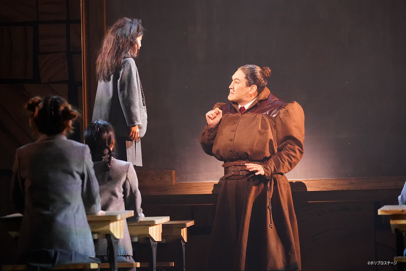 ミス・トランチブル役：小野田龍之介