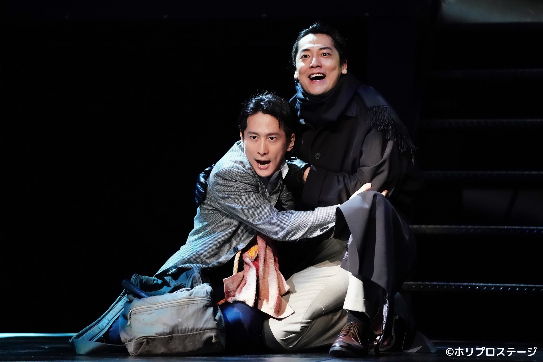 左から)成河、福士誠治‐2021年舞台写真より 撮影:田中亜紀