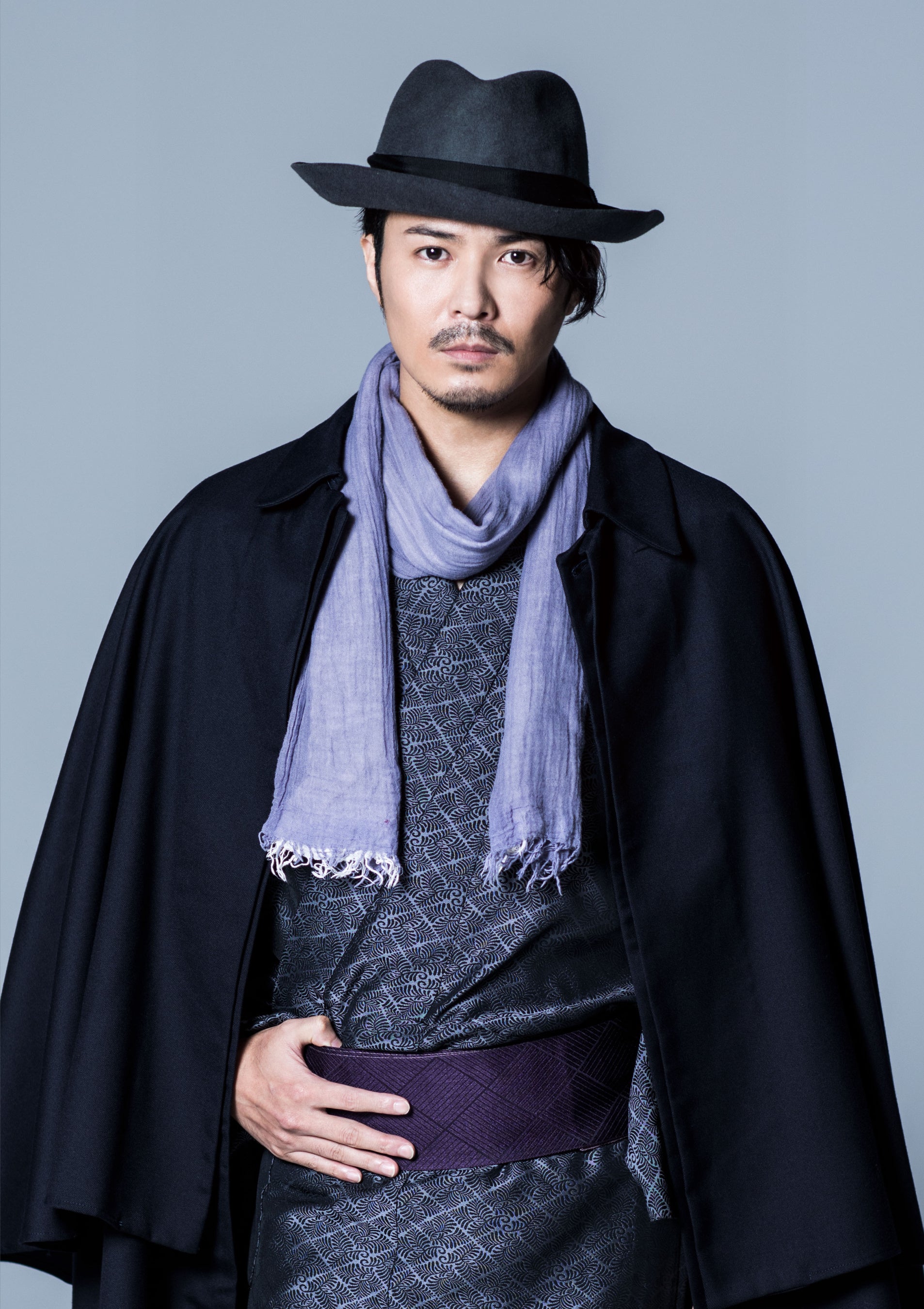 平方元基／小説家 役（ダブルキャスト）