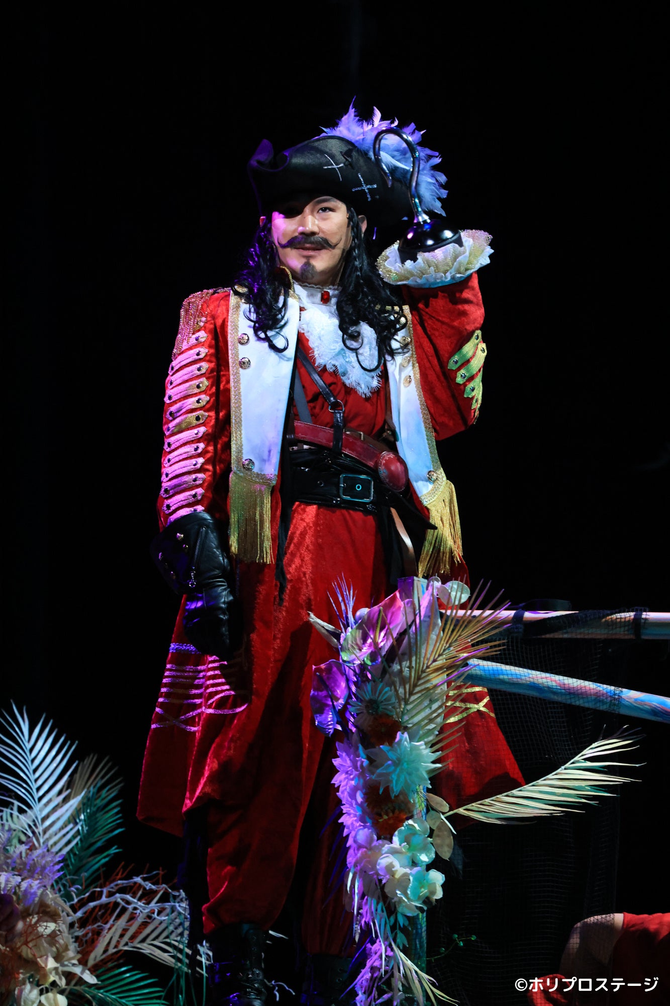 フック船長役：小野田龍之介