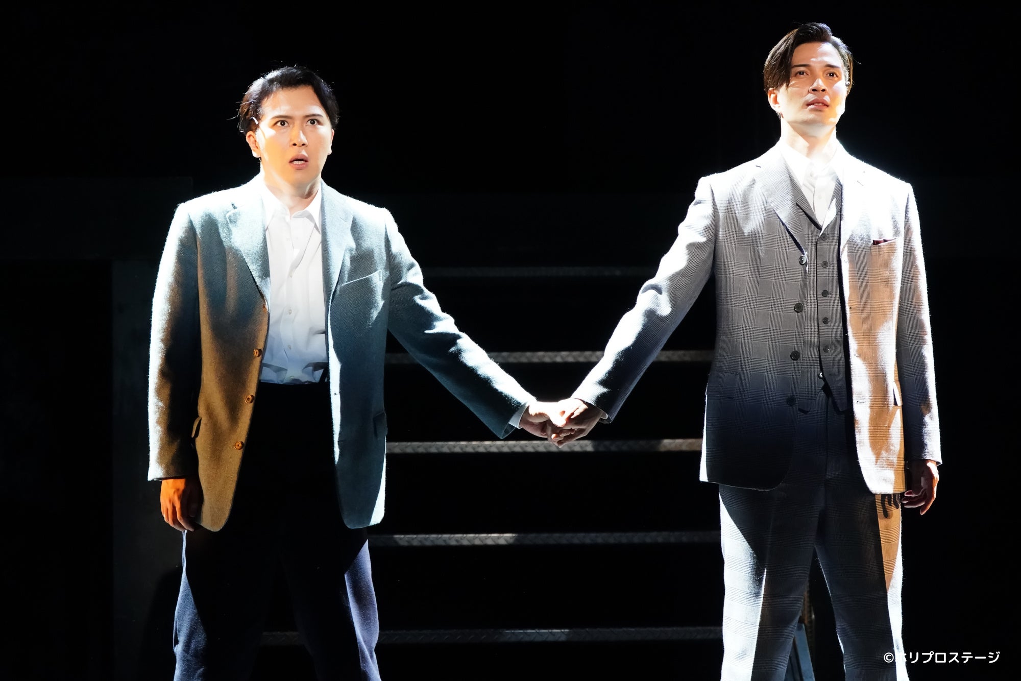 左）私役：尾上松也／右）彼役：廣瀬友祐
