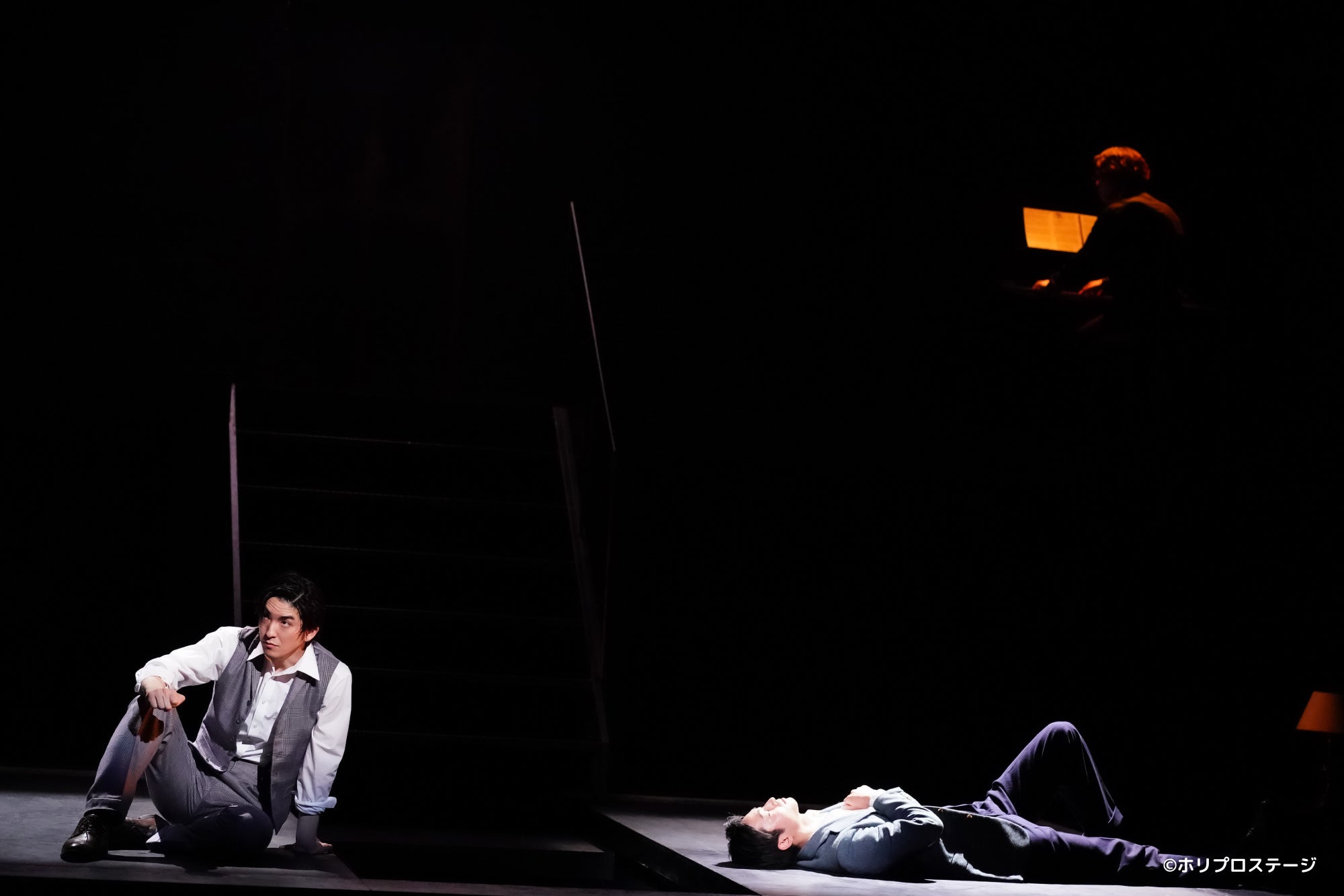 左）彼役：前田公輝／右前）彼役：木村達成／右上）ピアニスト：落合崇史