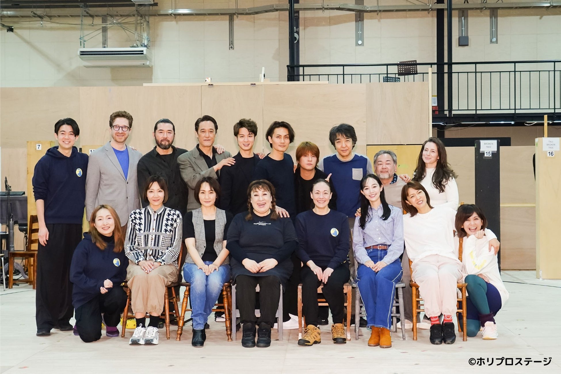 ブロードウェイミュージカル『カム フロム アウェイ』稽古場初披露【3月7日開幕】 ブロードウェイミュージカル『カム フロム アウェイ』稽古場初披露【3月7日開幕】