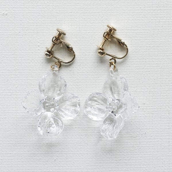 ※ピアスもございます