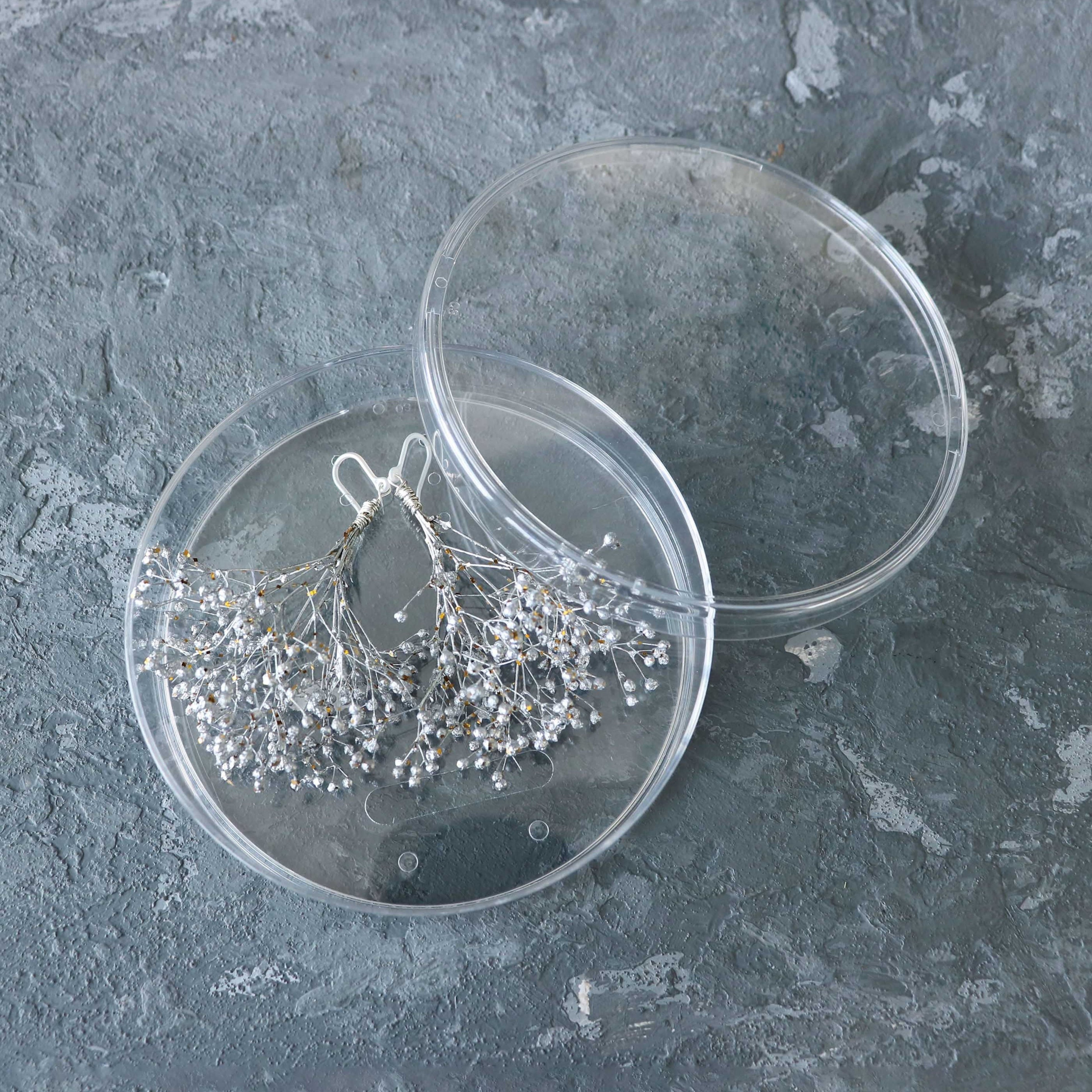 カスミソウシルバーラメピアス／4,620円（税込）