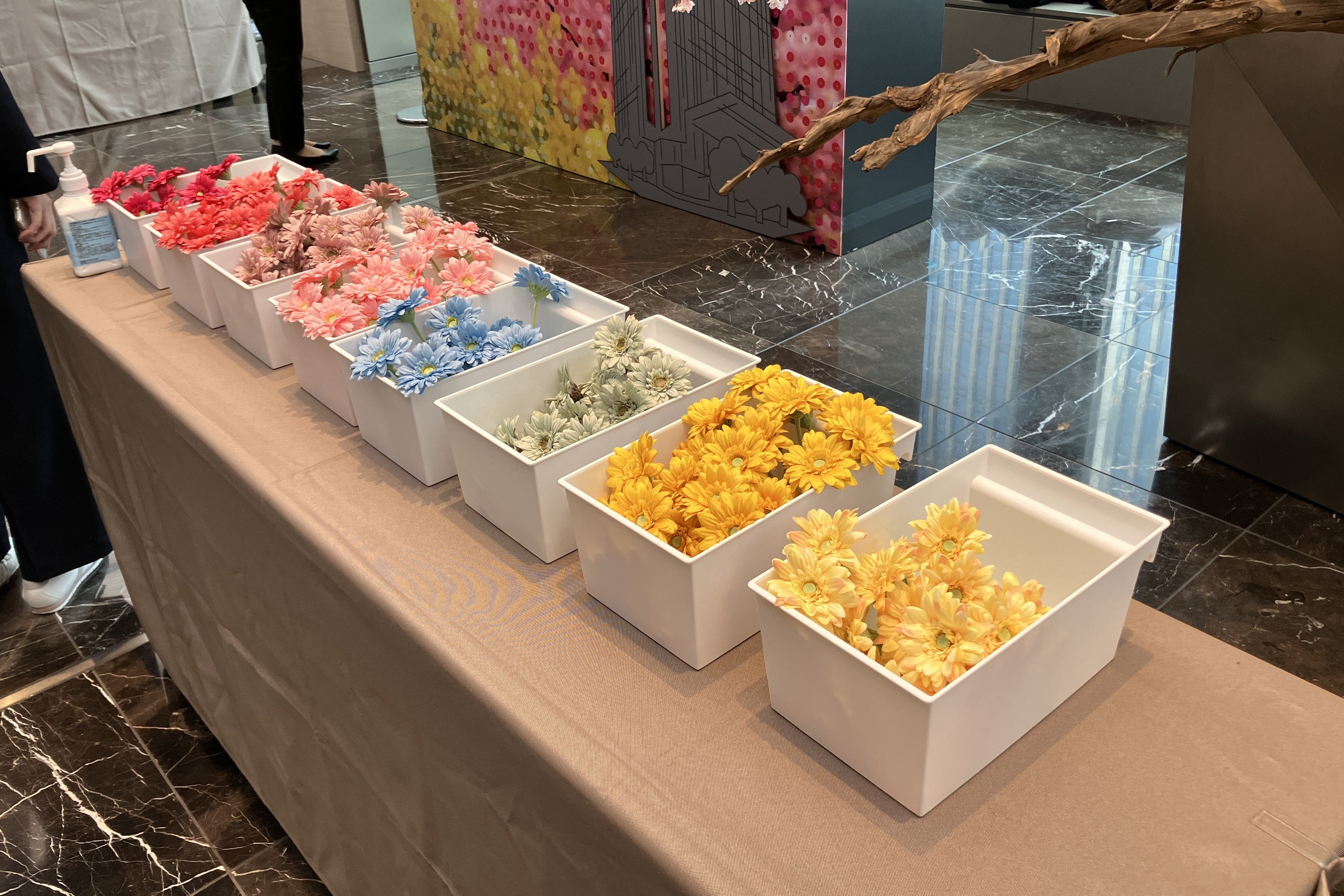 たくさんの方が参加できるように約1,000輪をご用意