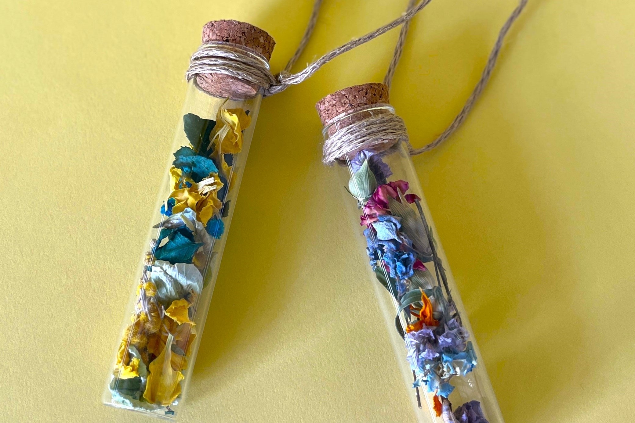 自分の好みのドライフラワーを詰めて完成！