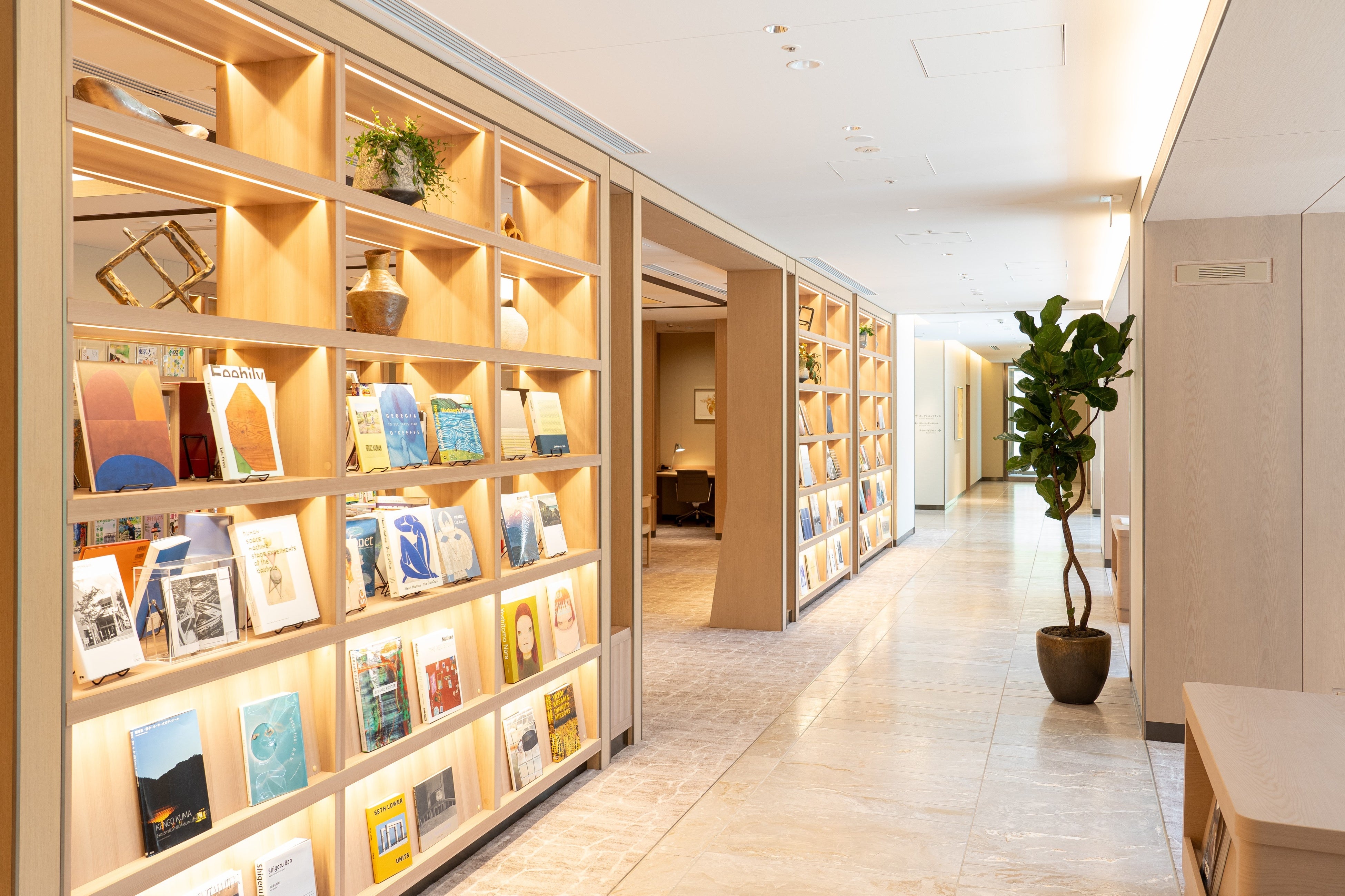 大小のグリーンを配置したライブラリー