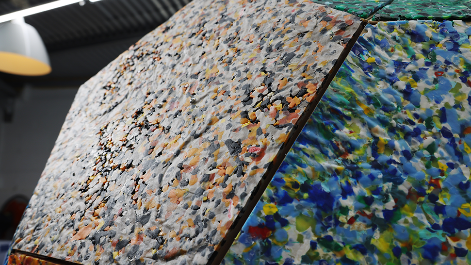 海洋ごみを破砕しプレスして固めた外装