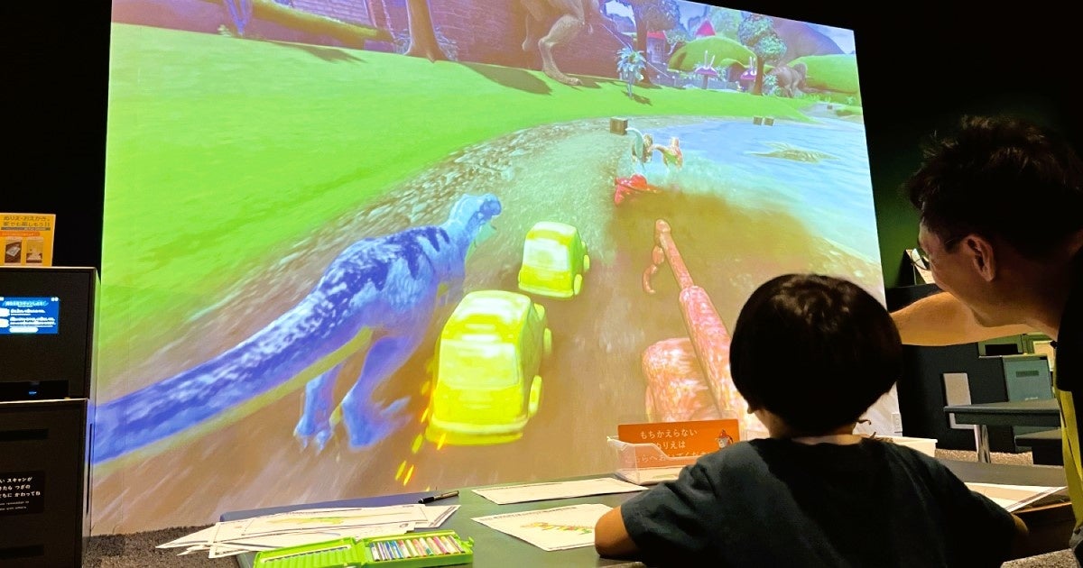 子どもたちが描いた乗り物と恐竜たちの“夢の競演”が実現！