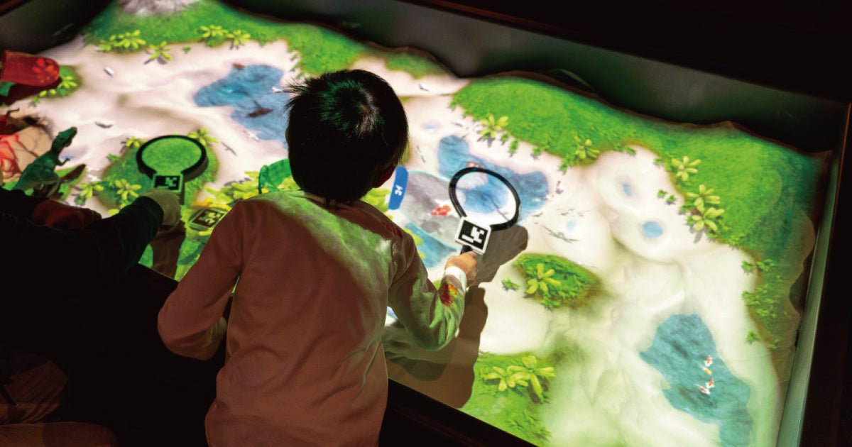 本物の砂を使った「AR砂遊び」