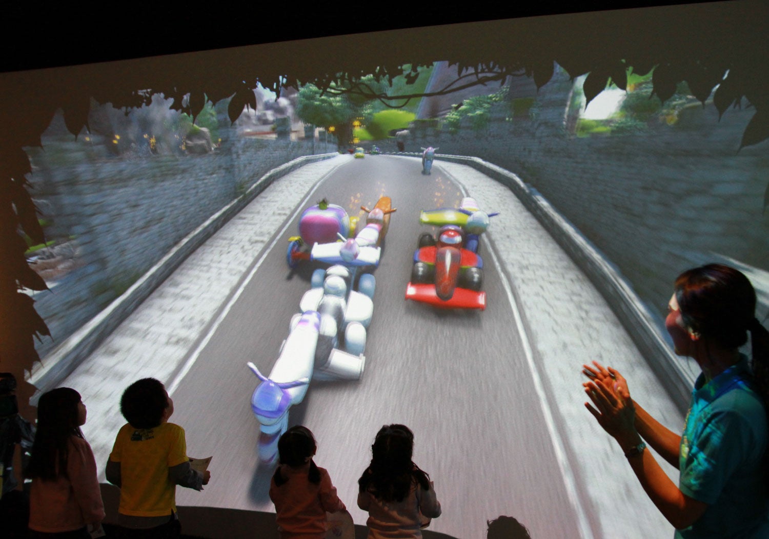 自分がデザインしたクルマでカーレース!  お絵かき3Dレーシング「SKETCH RACING」