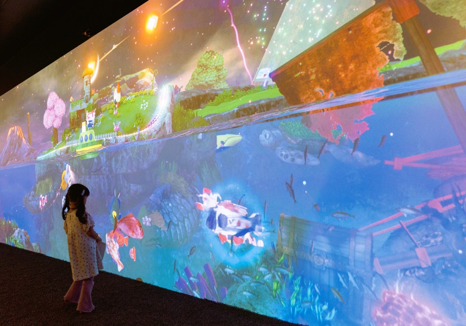 手で触れると何かが起きる!?  命がやどるお絵かきの世界「DRAW YOUR WORLD」