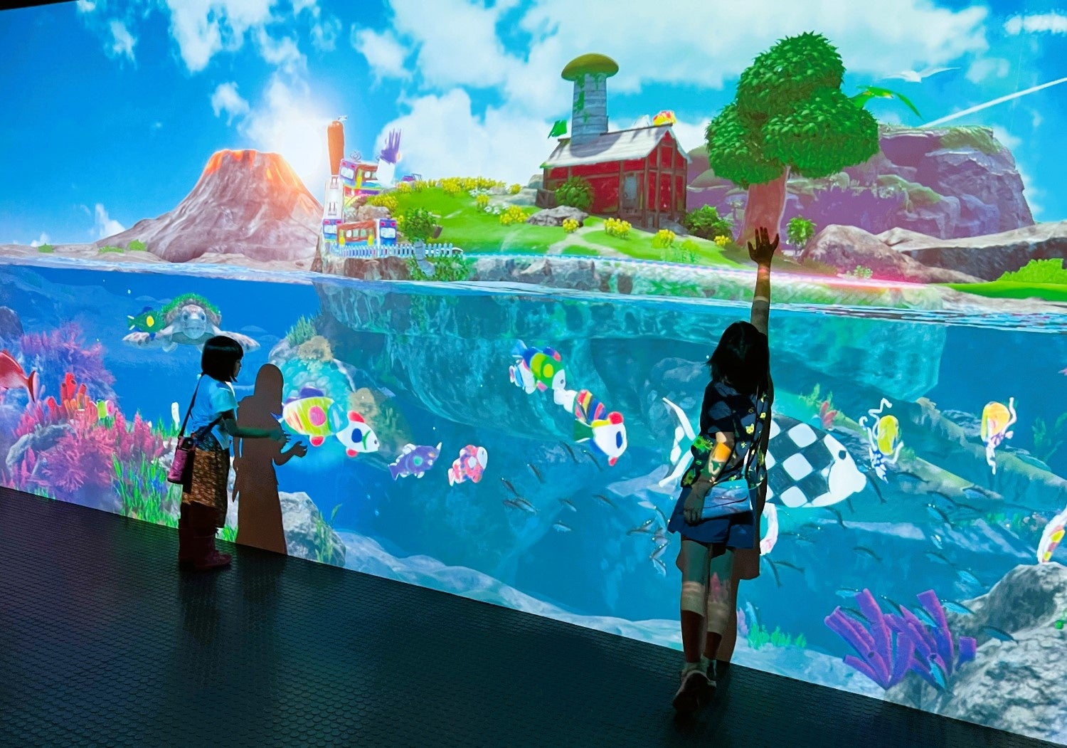 絵が立体になり、手で触れると反応する不思議なお絵かきの世界「DRAW YOUR WORLD」