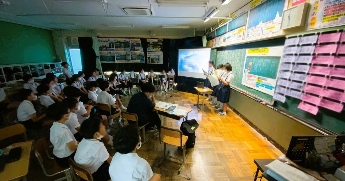 チームごとにテーマに沿ったアイデアを発表