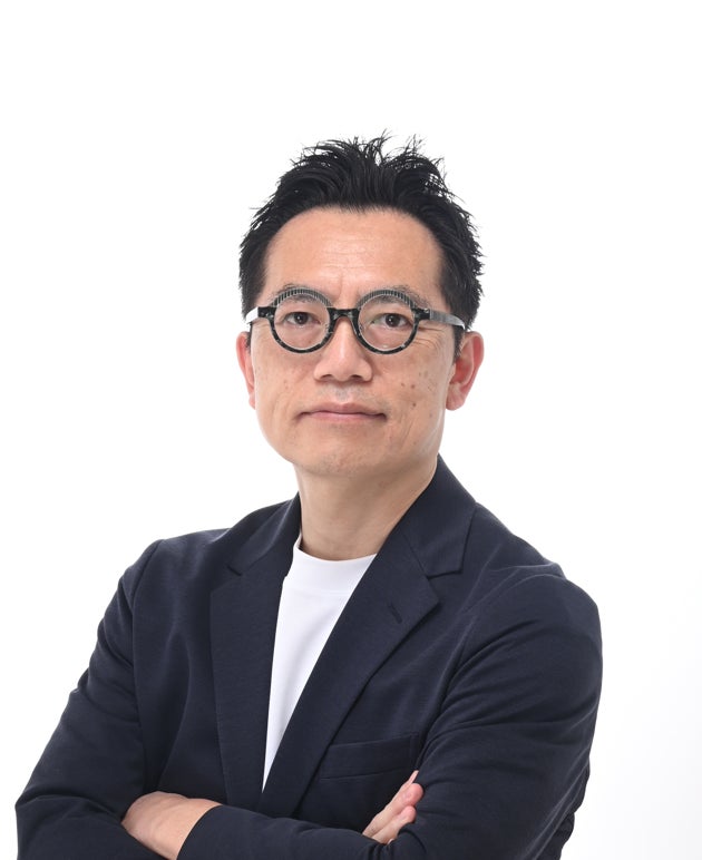 寝落ち2秒前アイケア。フィット性の高いとろけるバームで集中保湿。翌朝、うるおったハリのある目元へ。スティックタイプの夜効性アイセラム「イセハンラボ スヤリセラム アイセラムスティック」新発売