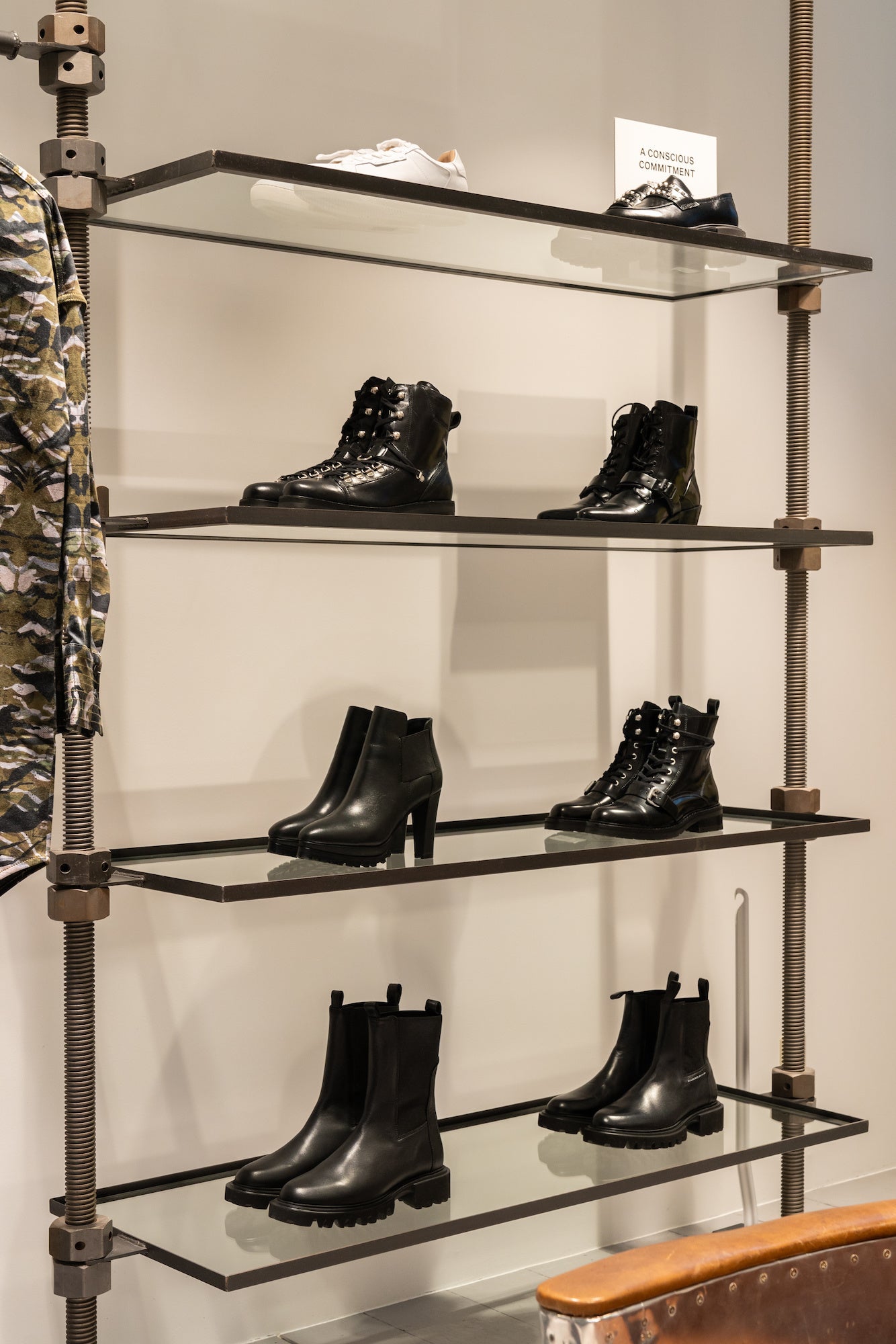 セカンドフロア