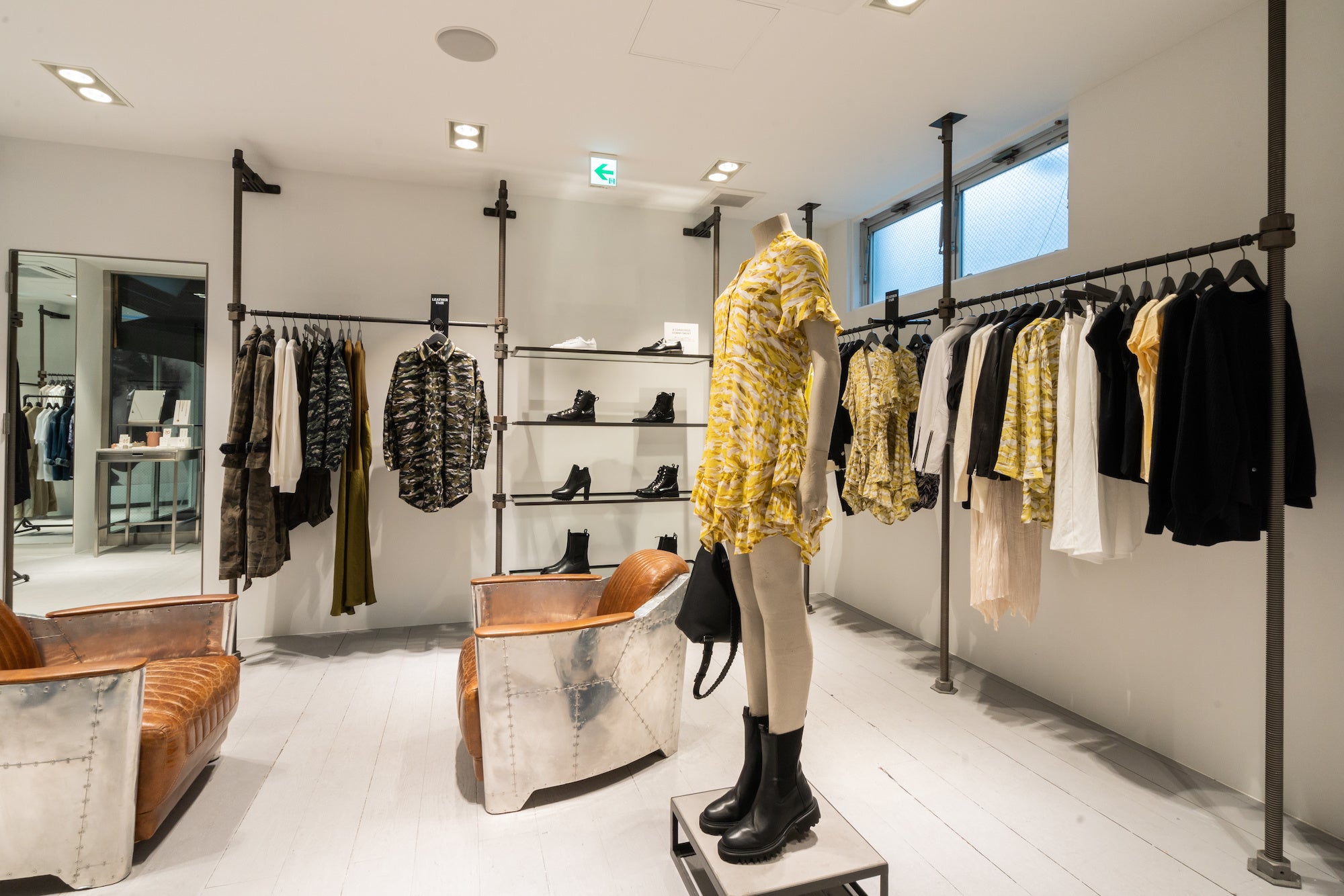 セカンドフロア