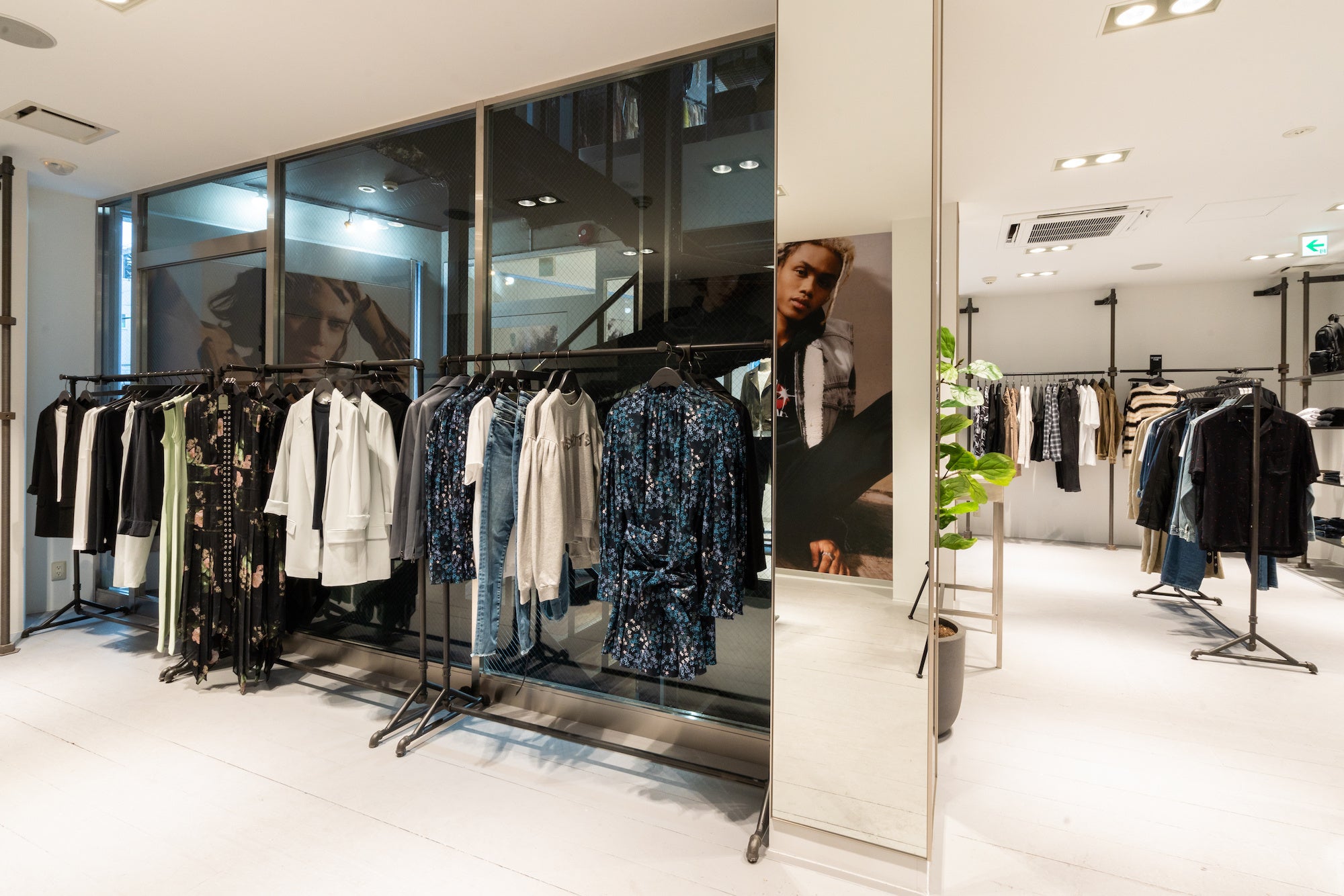 セカンドフロアのウィメンズスペース