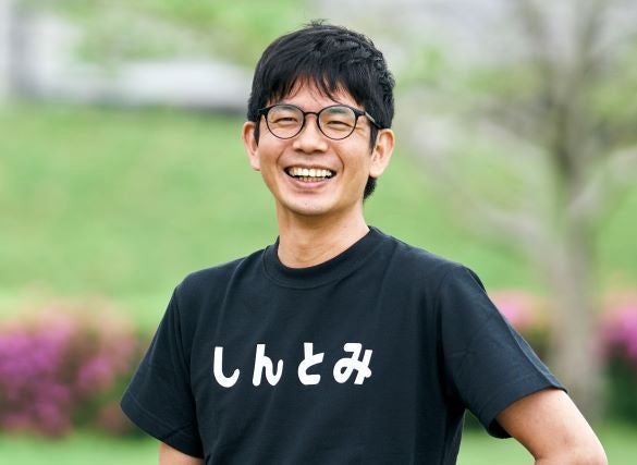 新富芸術祭をディレクションした、こゆ財団アートイノベーション推進担当・甲斐隆児（新富町地域おこし協力隊）