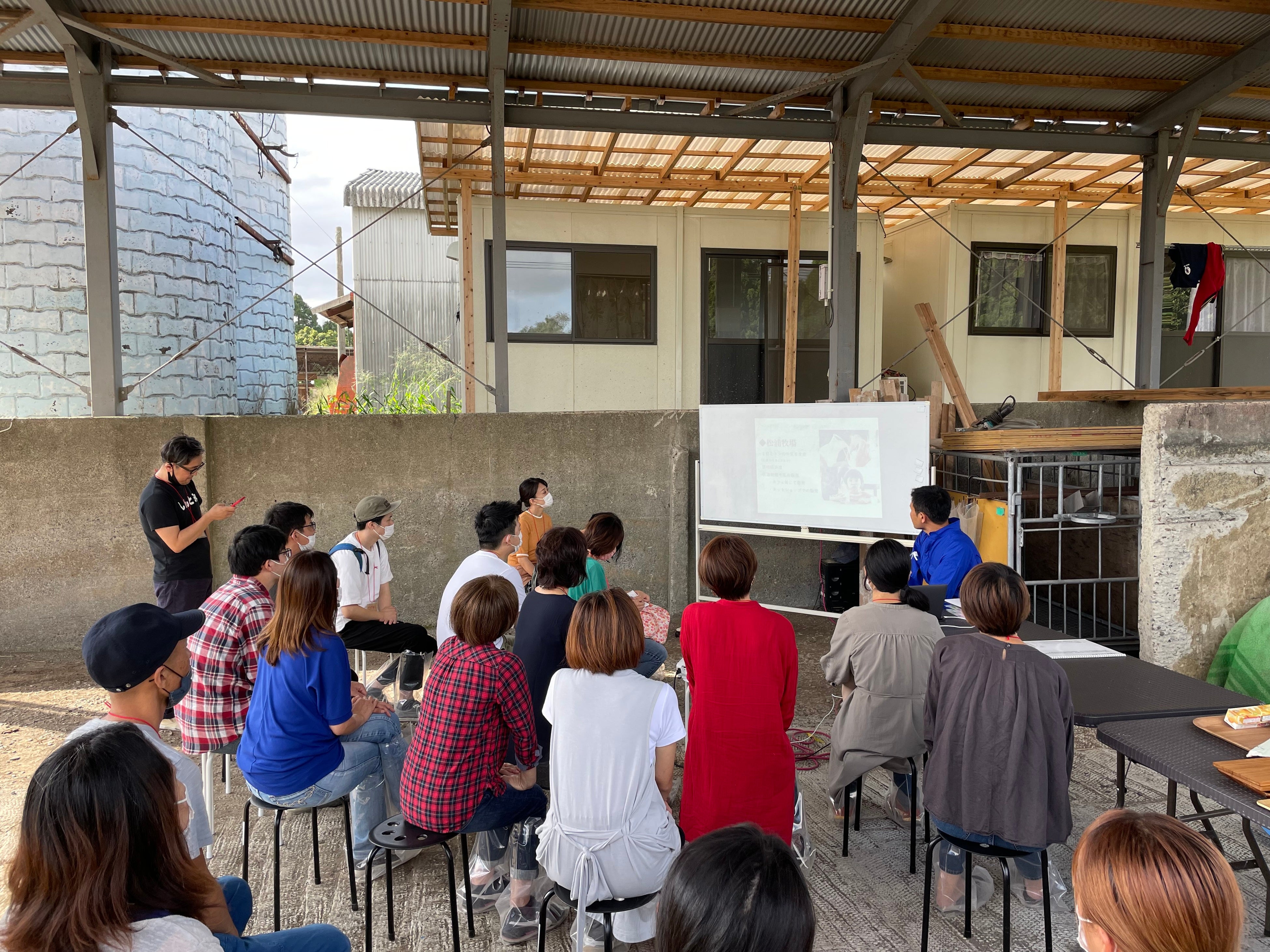 昨年実施した人財育成事業にて現地フィールドワークの様子　photo by Yuta Nakayama